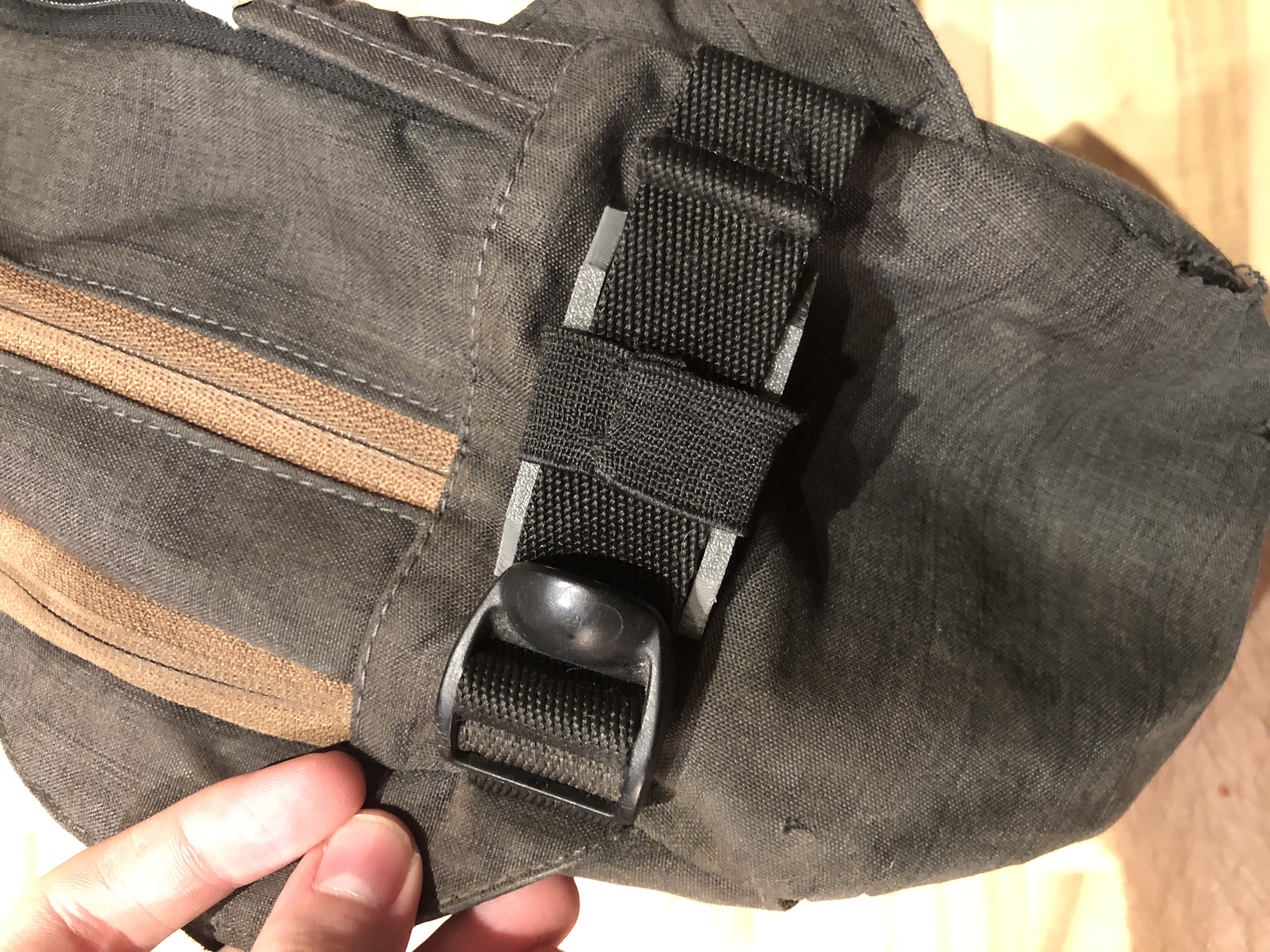 Apple AirTag MOLLE and Universal 25mm Webbing Mount - photo 3