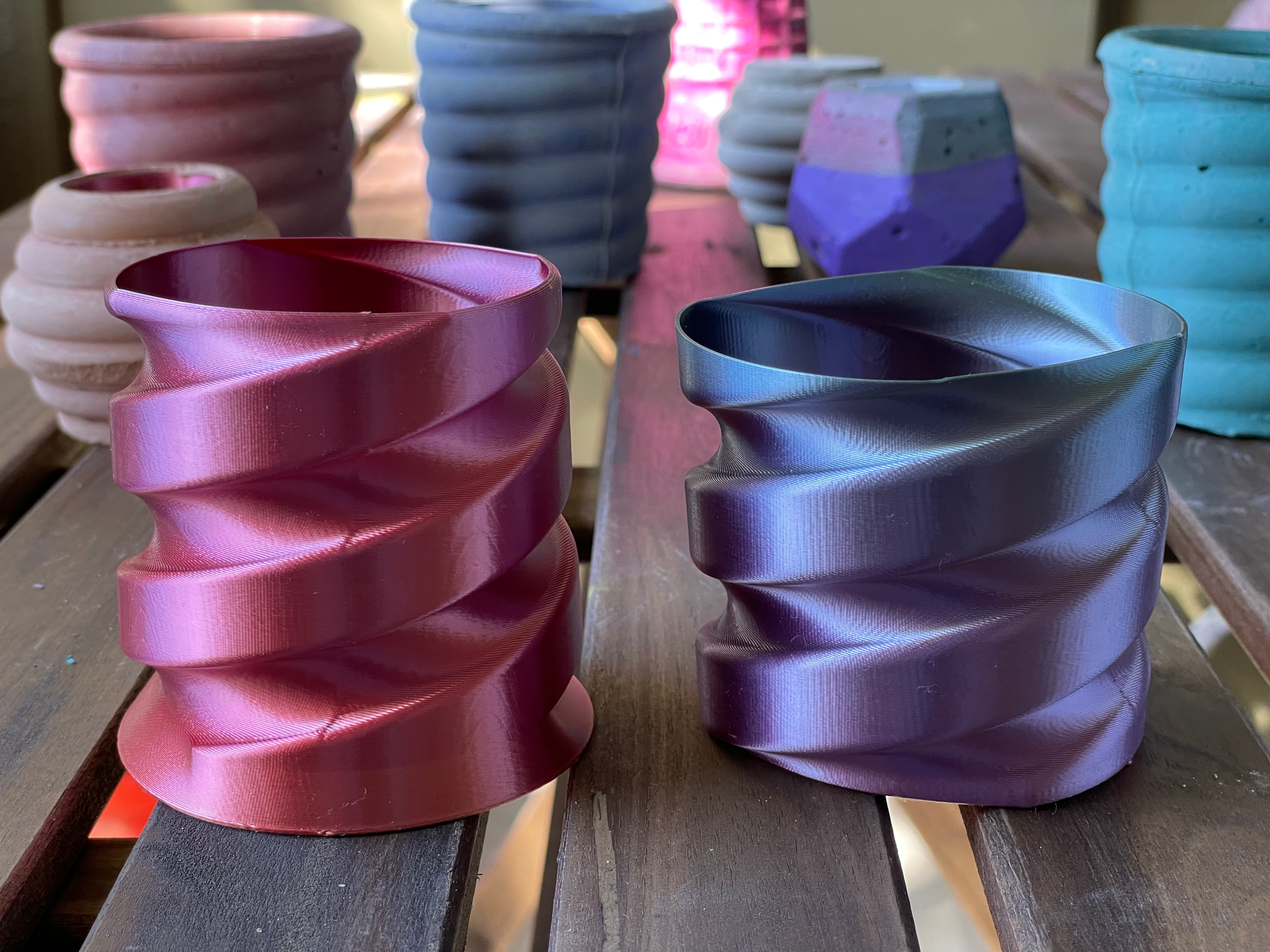 Vase Mode Twisty | Self-Sealing and Opening Storage Container - photo 2