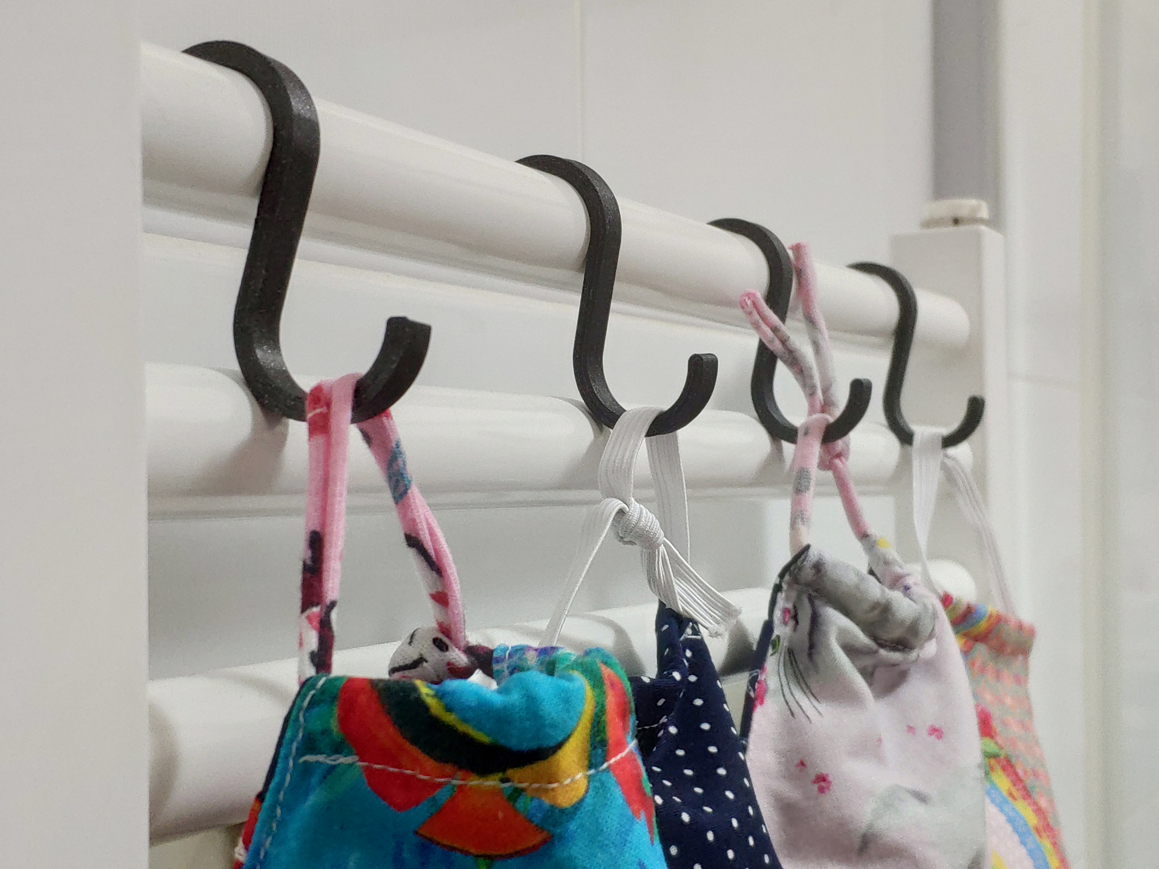 Symmetric Rail / Panel heater hook hanger - photo 2
