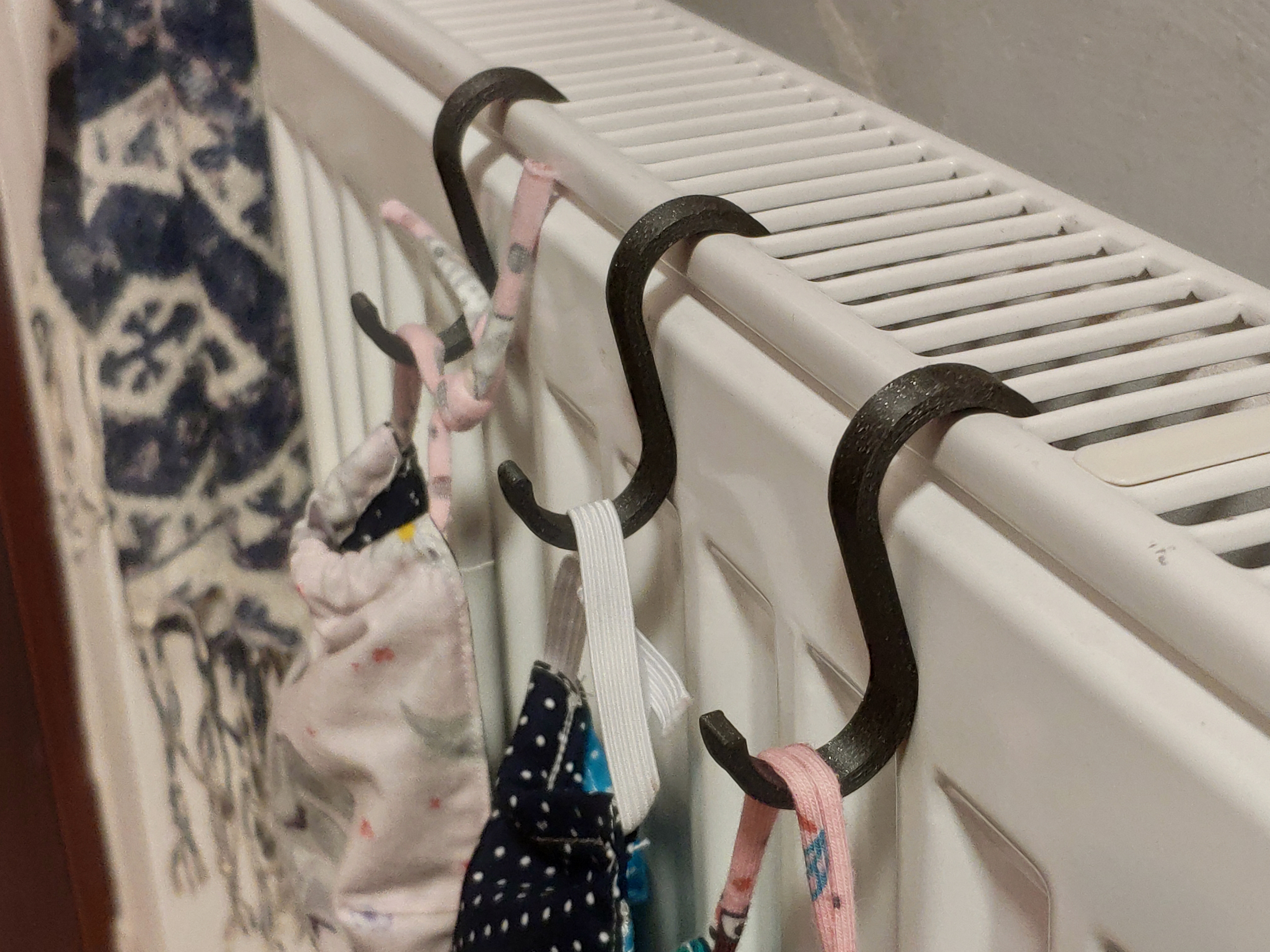 Symmetric Rail / Panel heater hook hanger - photo 4