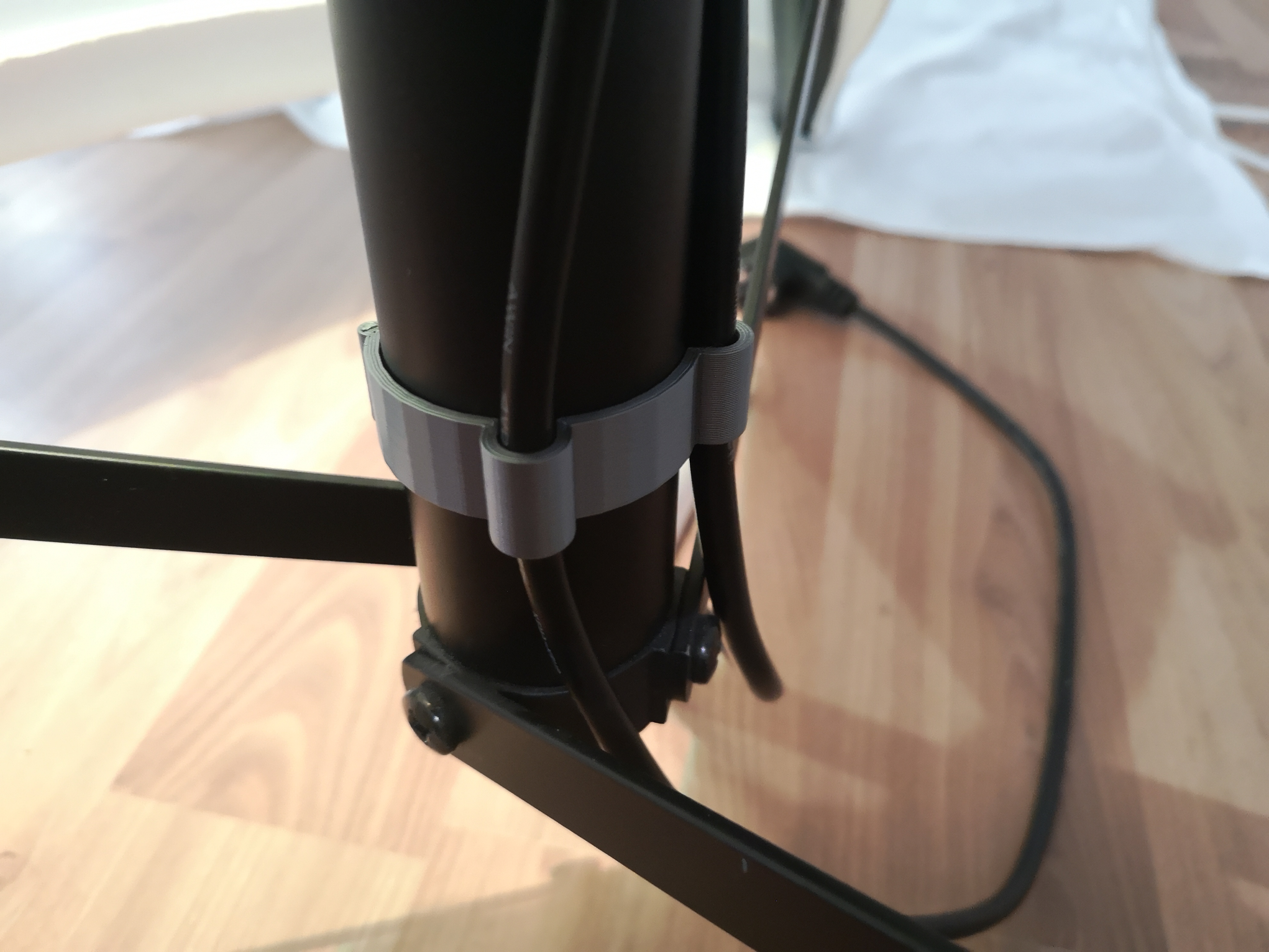 Speaker-Stand Cable Clip - photo 2