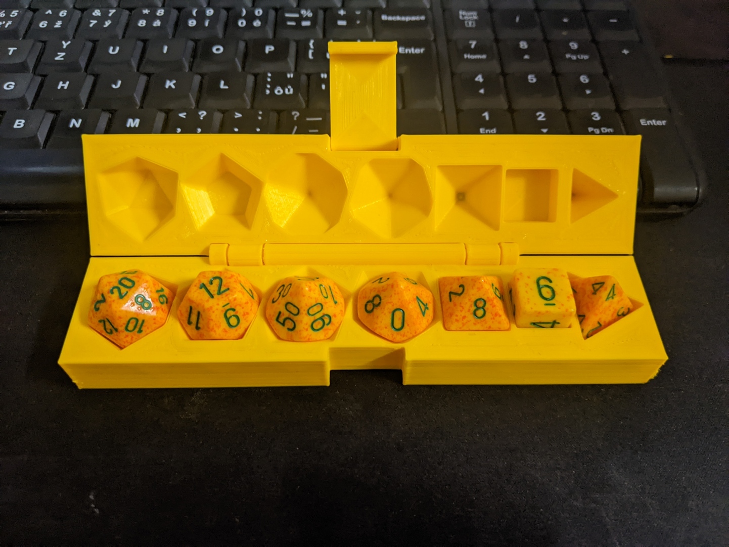 JJ's Dice Box + Dice Stand (print-in-place)