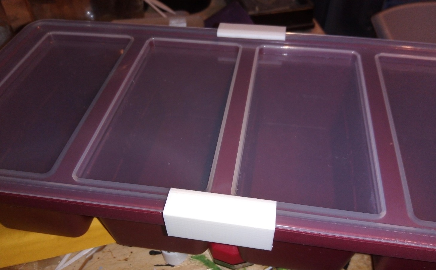 Curtis Stone Silicone Store and Bake Tray Lid Latch Clamp - photo 2