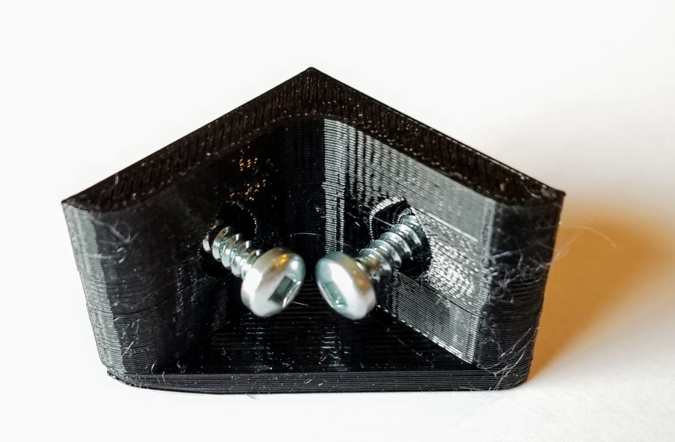 90 Degree Right-Angle Bracket for household repairs (#6 screws, customizable) - photo 3