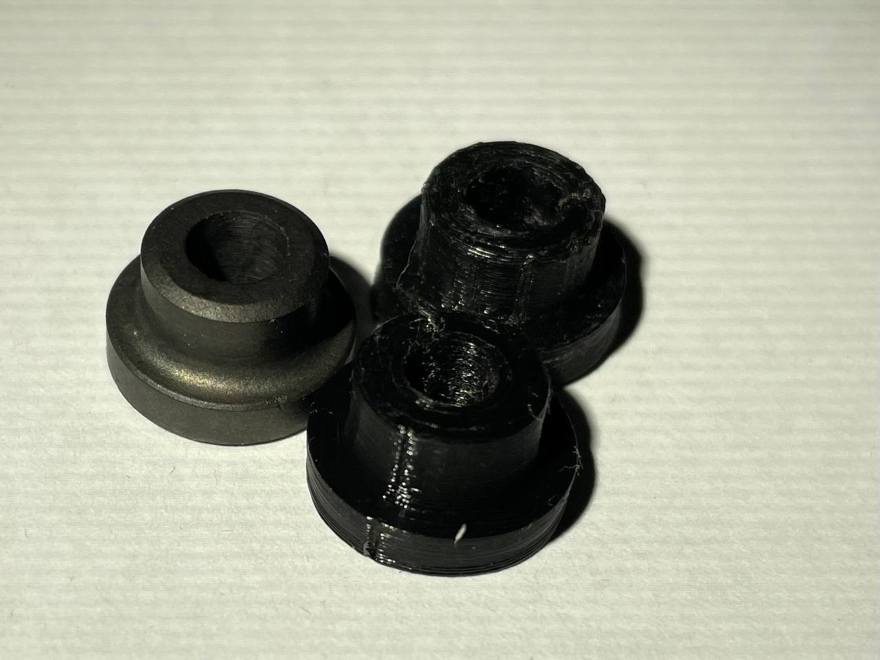 Indesit VSM-E25AO motor shaft graphite bushing replacement - photo 2