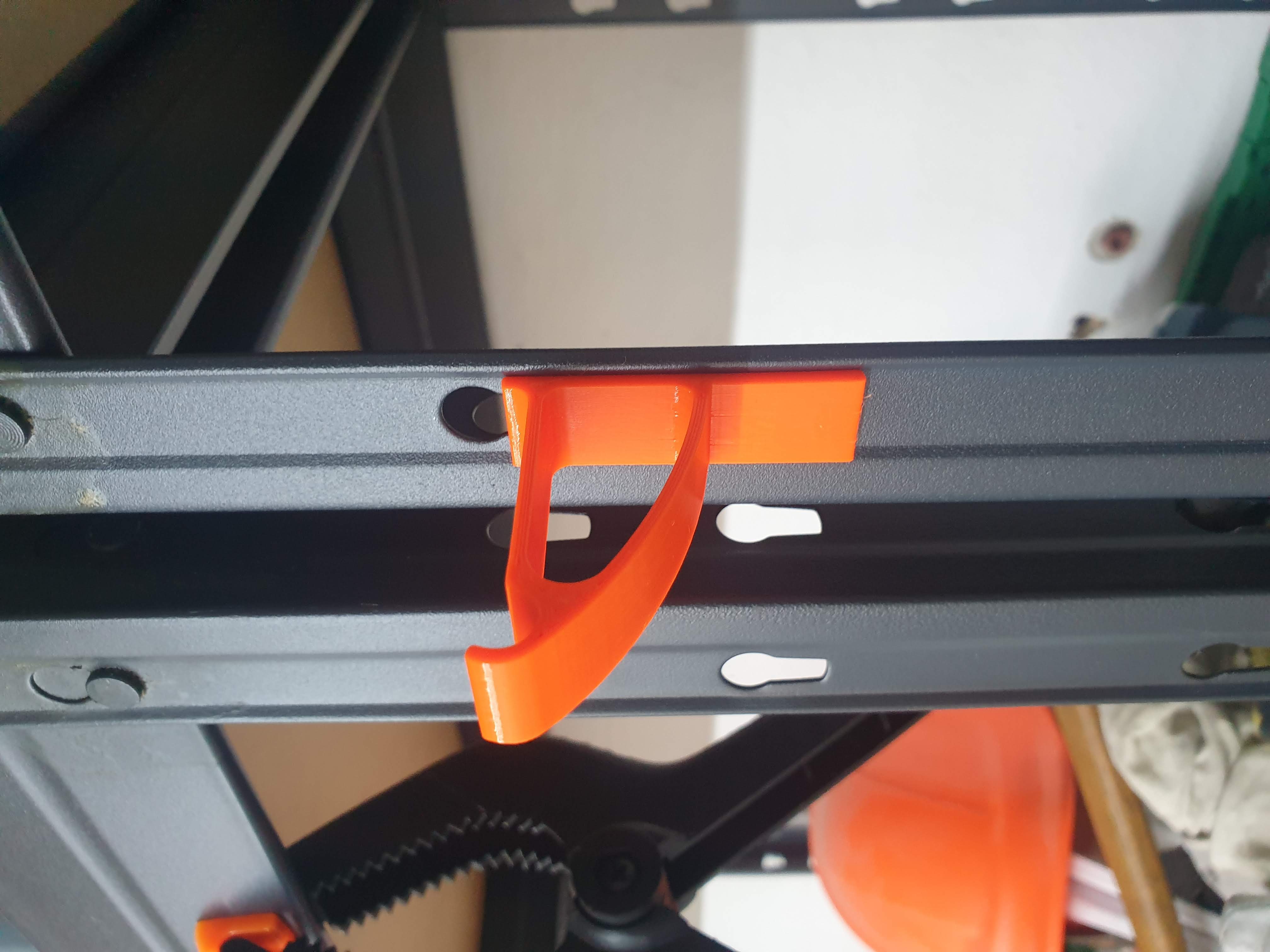 OBI Rivet S DIY shelf additional holder for tapes.