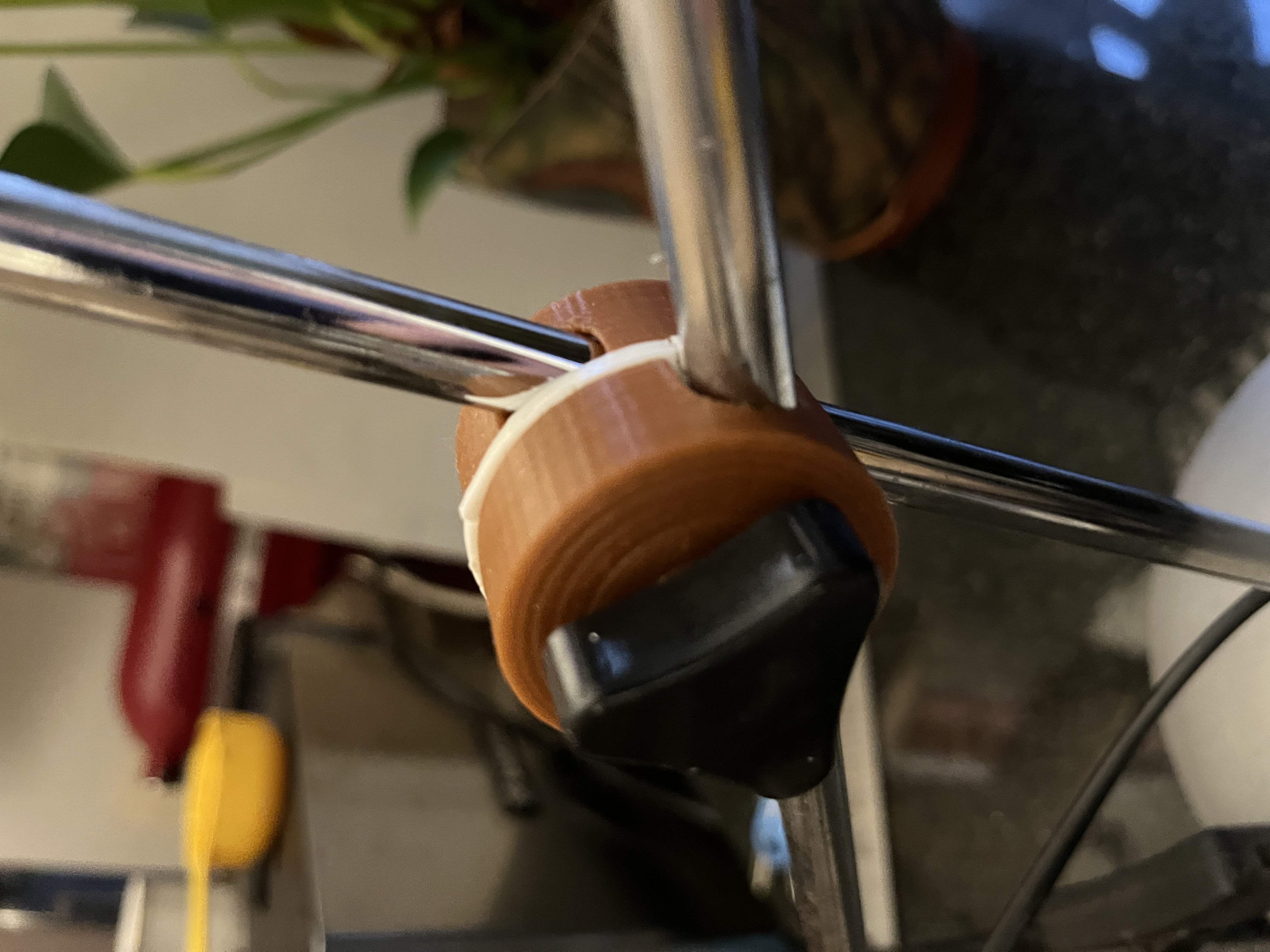 Desk lamp arm clamp repair - photo 3