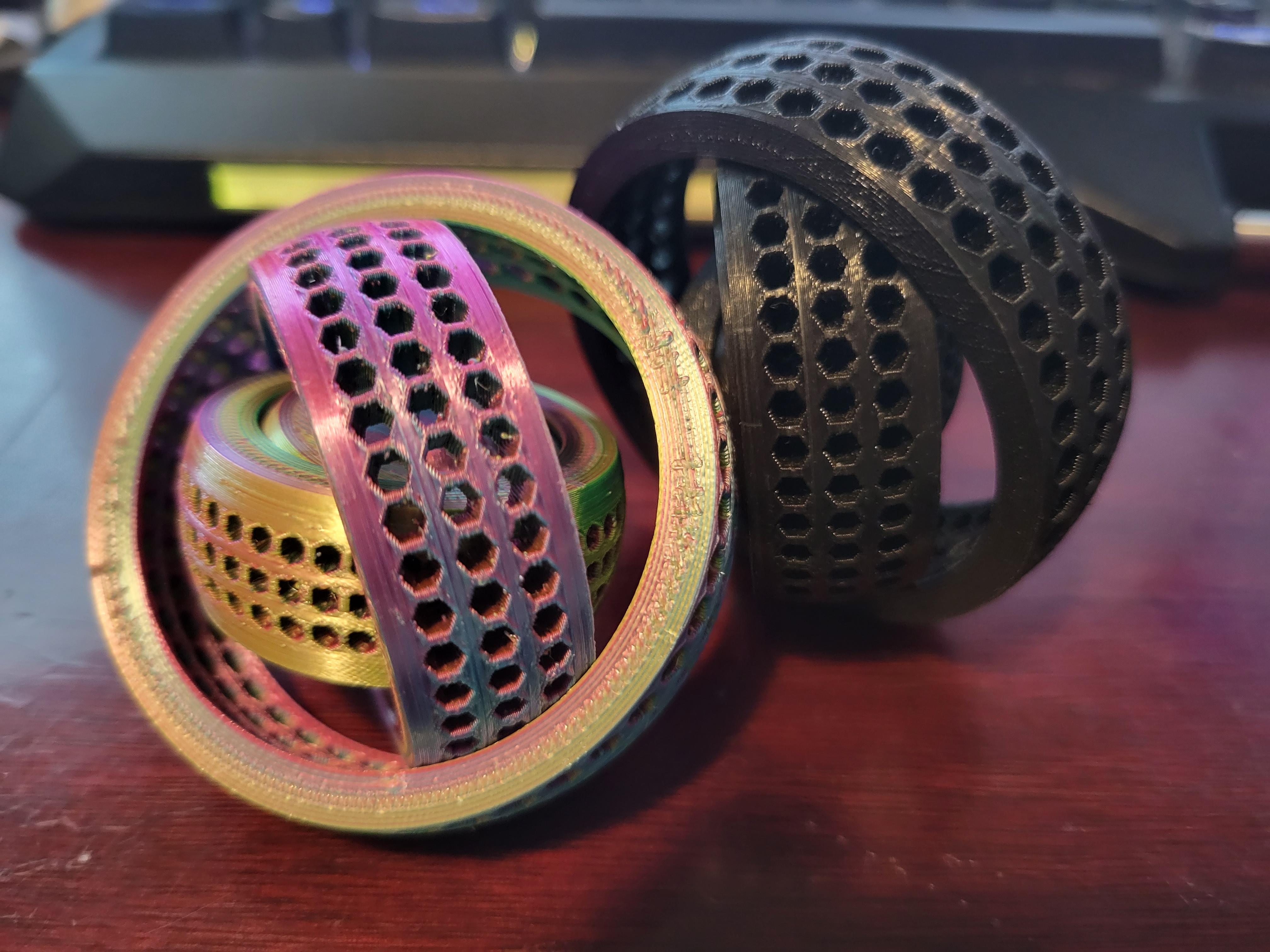 Hex Rotating Rings Toy