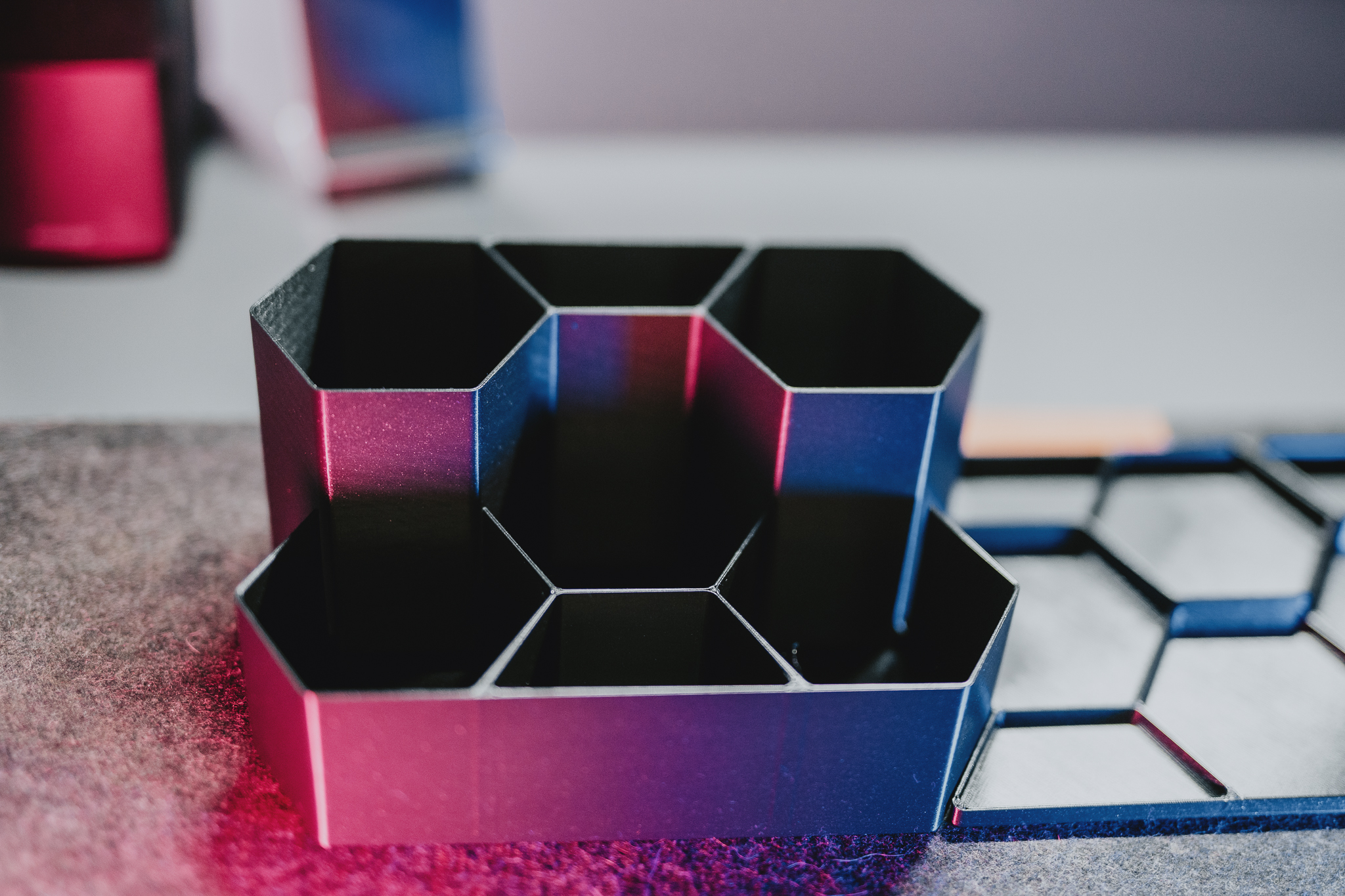 Thin Hexagon Parts Tray - Modular with higher box