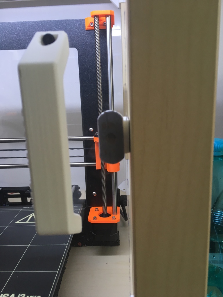 Magnetic door holder - photo 3