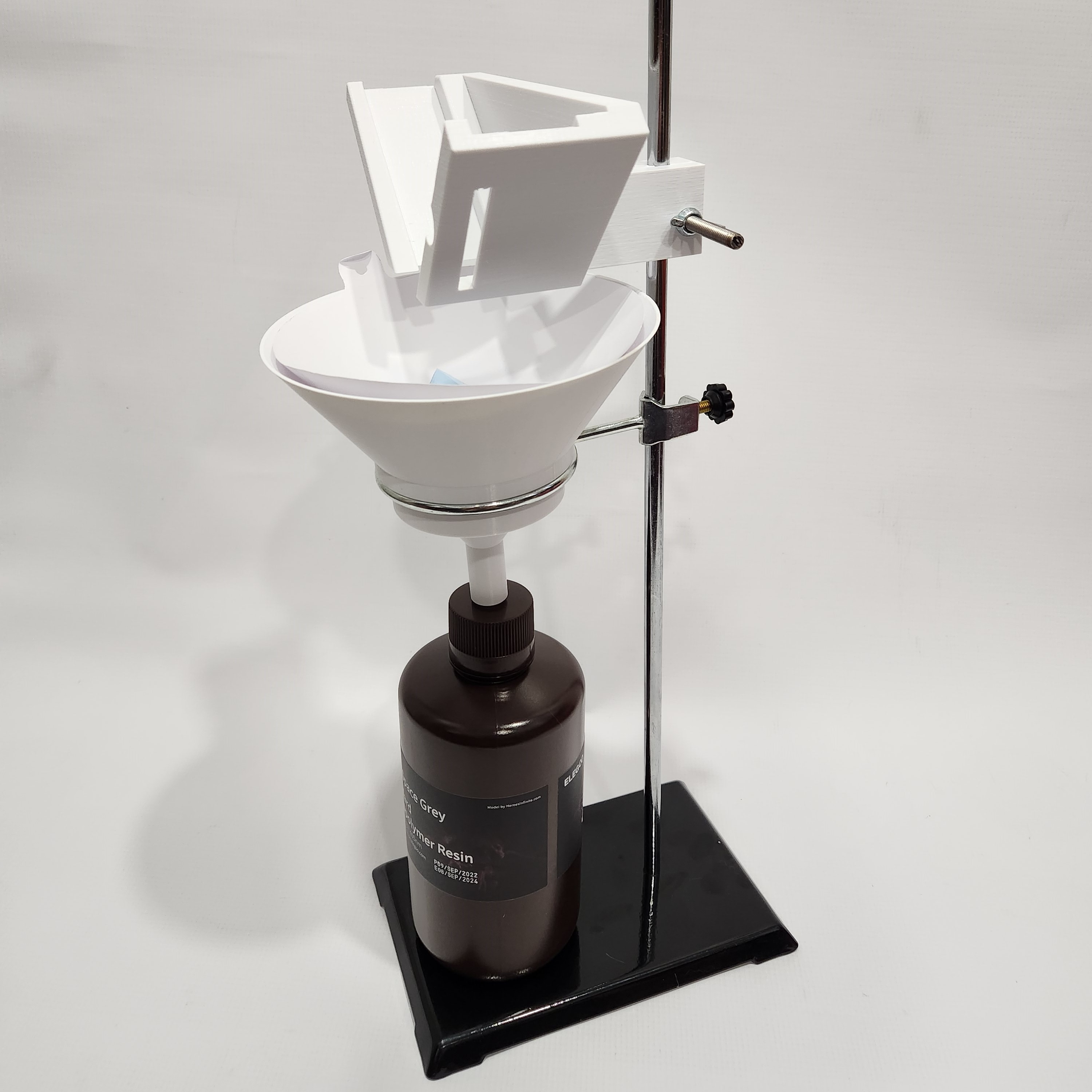 Saturn 2 Resin Drip Tray with Funnel for Ring Stand - photo 3