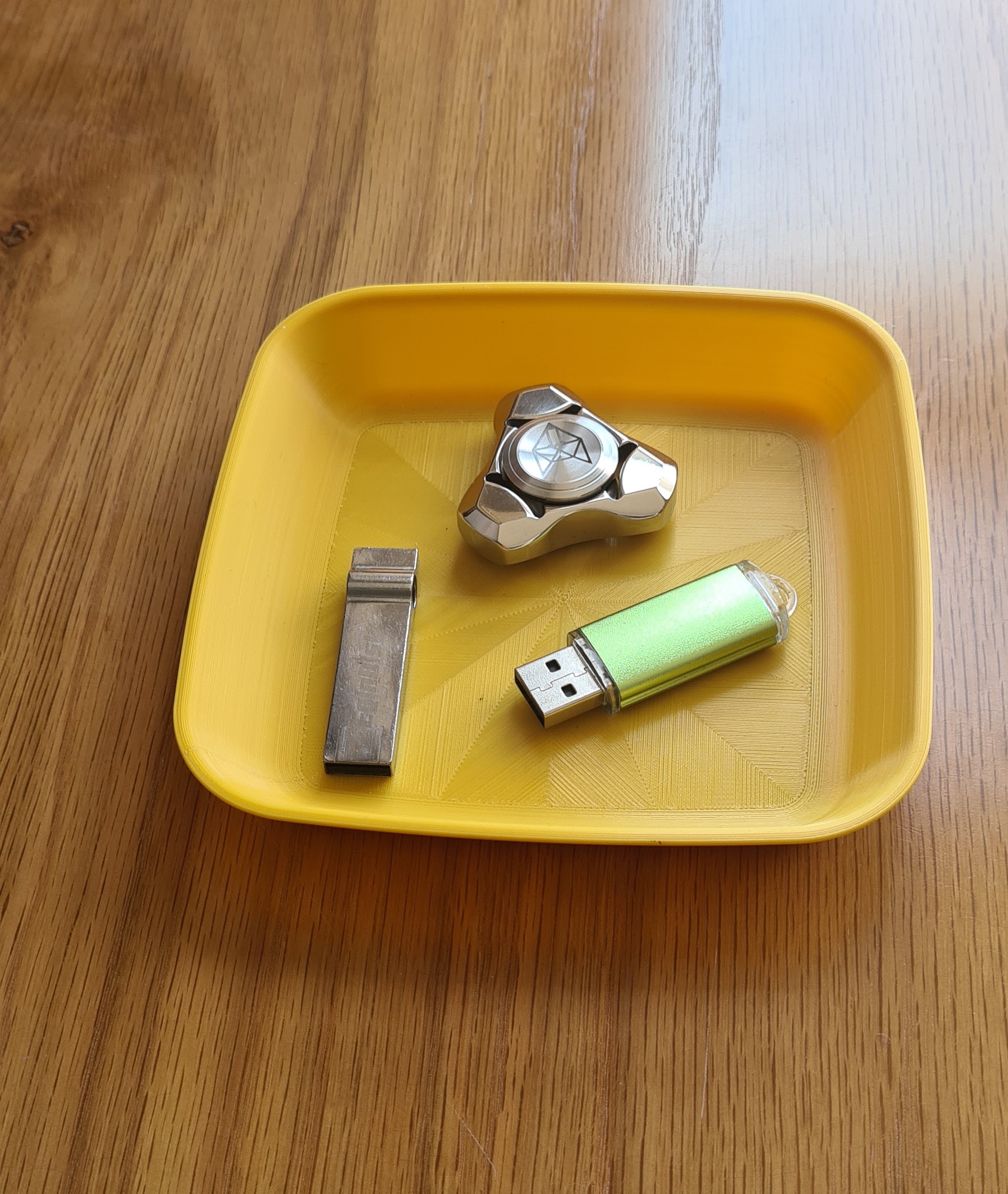 EDC tray