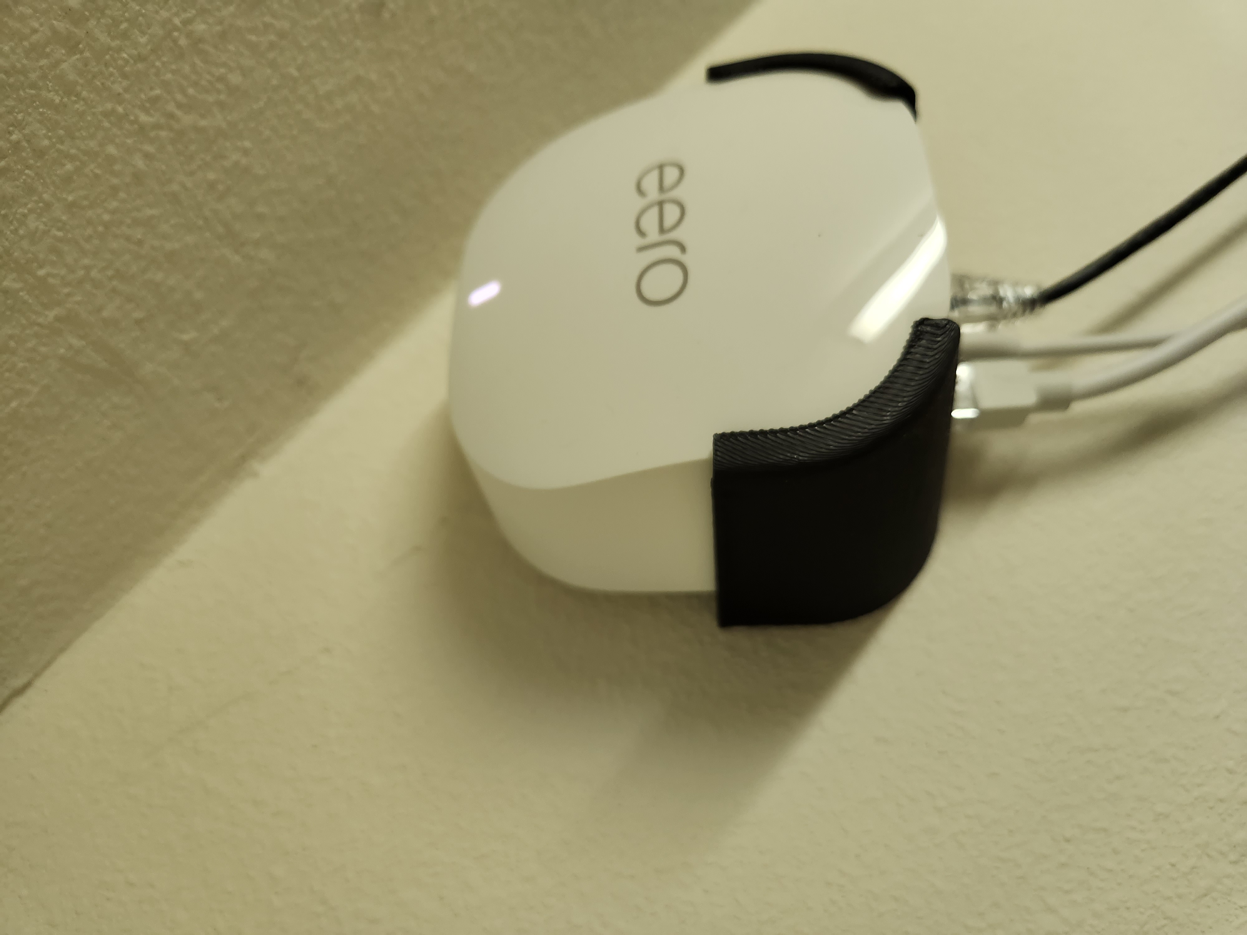 Eero 6+ Plus Wall Mount - photo 2