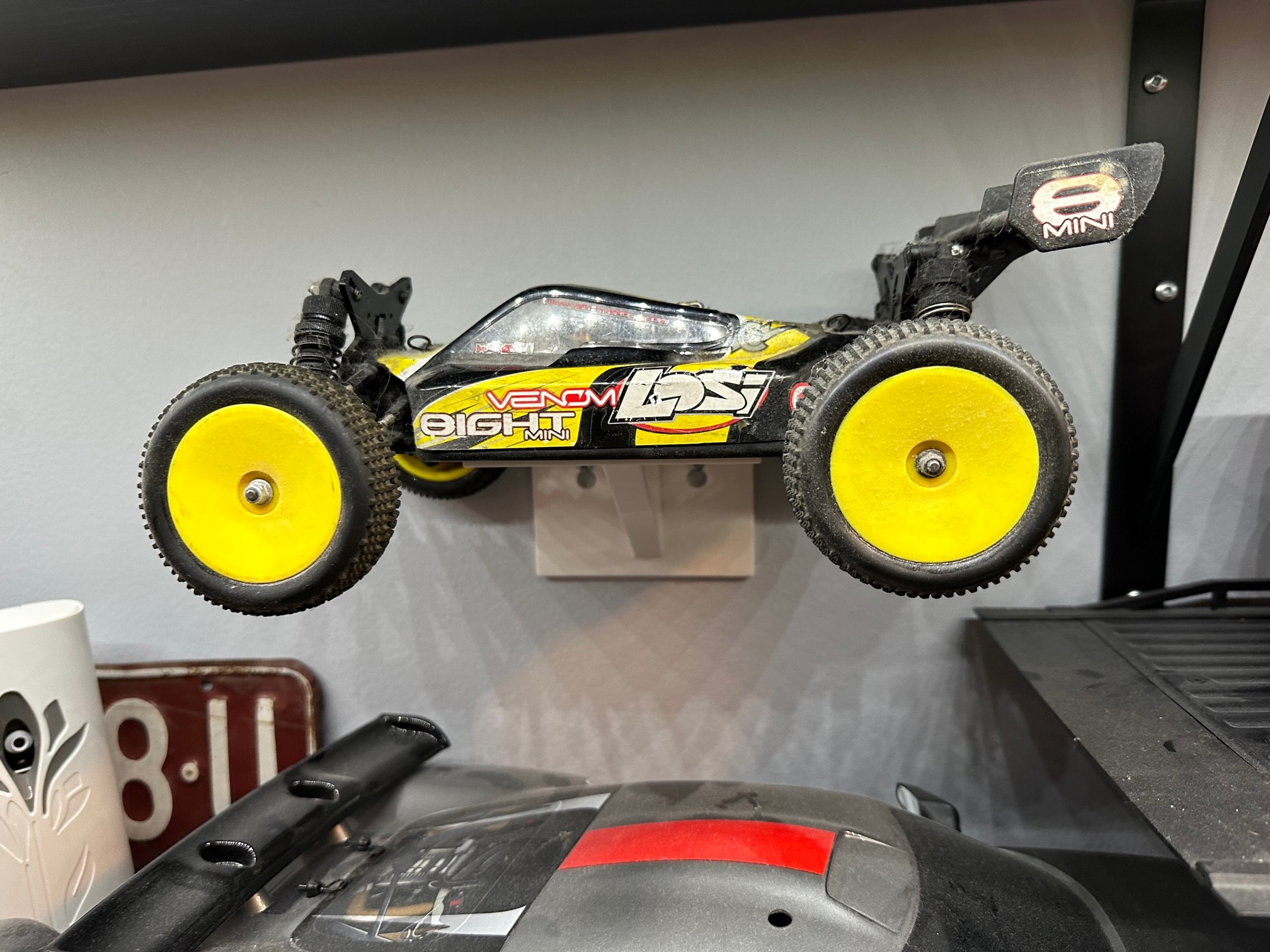 Small RC car shelf for 11/16 and 1/10 on road cars - photo 2