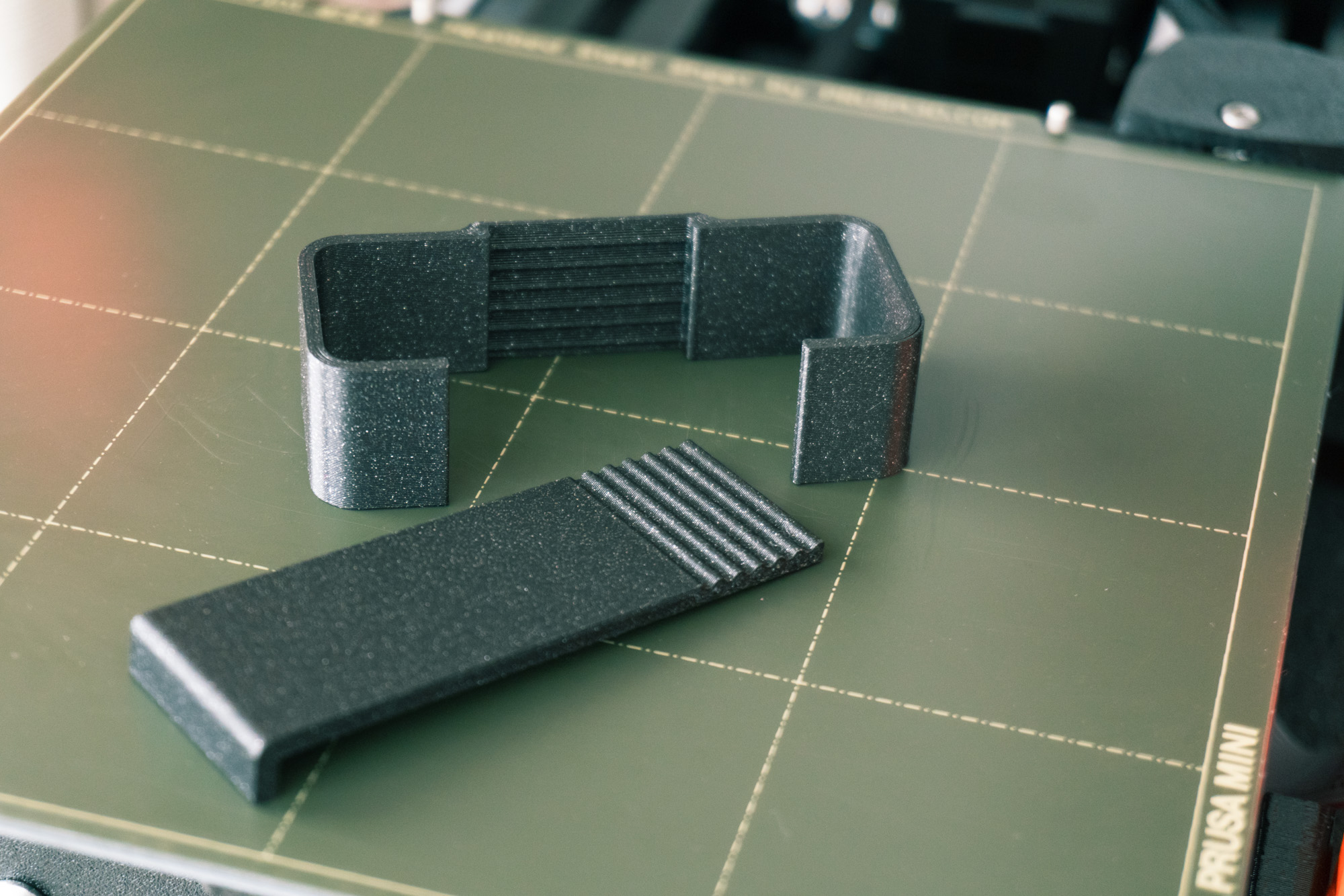 Desk mount for Anker PowerPort 6 USB charger - photo 4