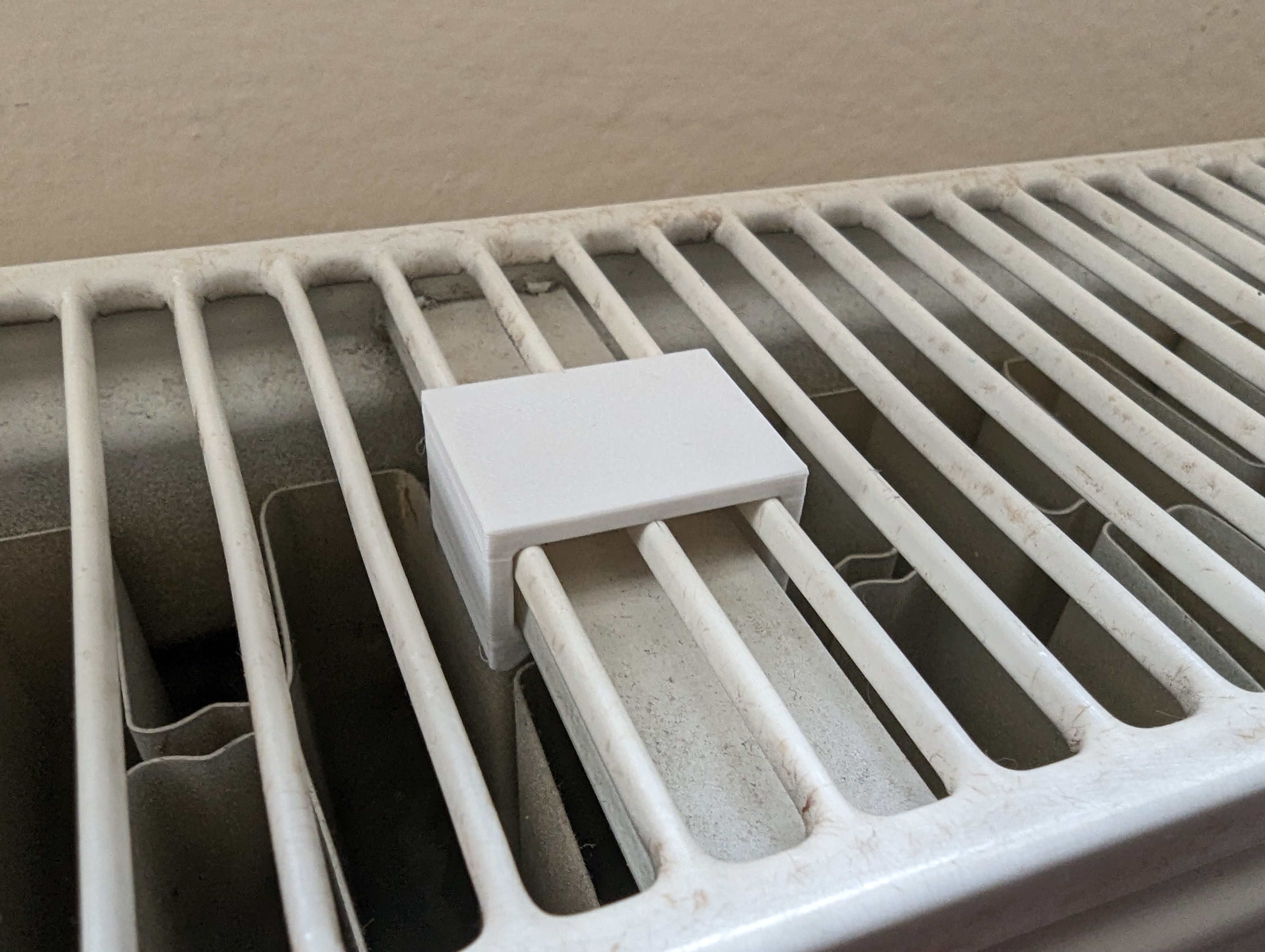 Radiator (heater) clip