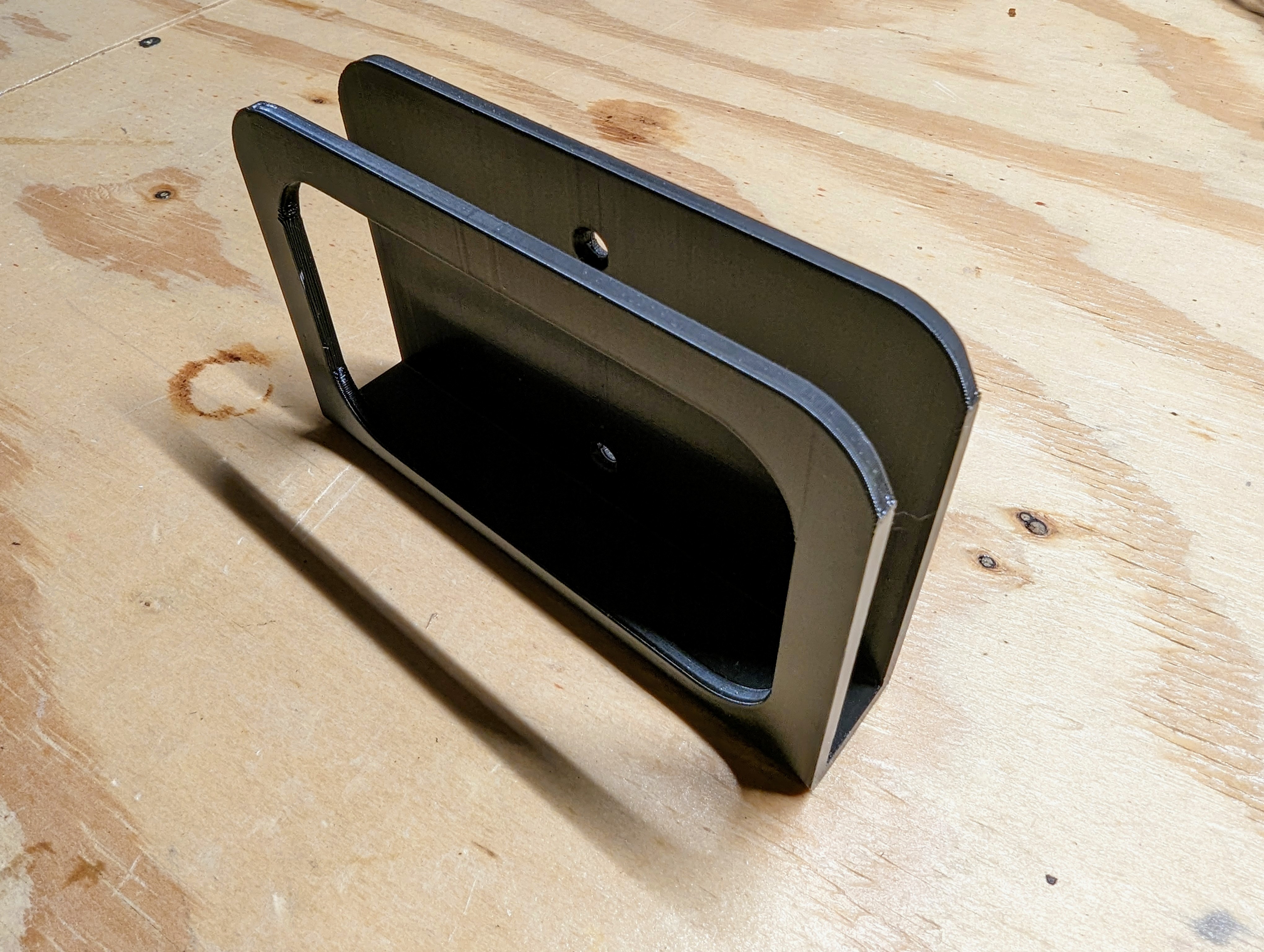iPad / Laptop Bracket Mount (Wall or Pegboard)