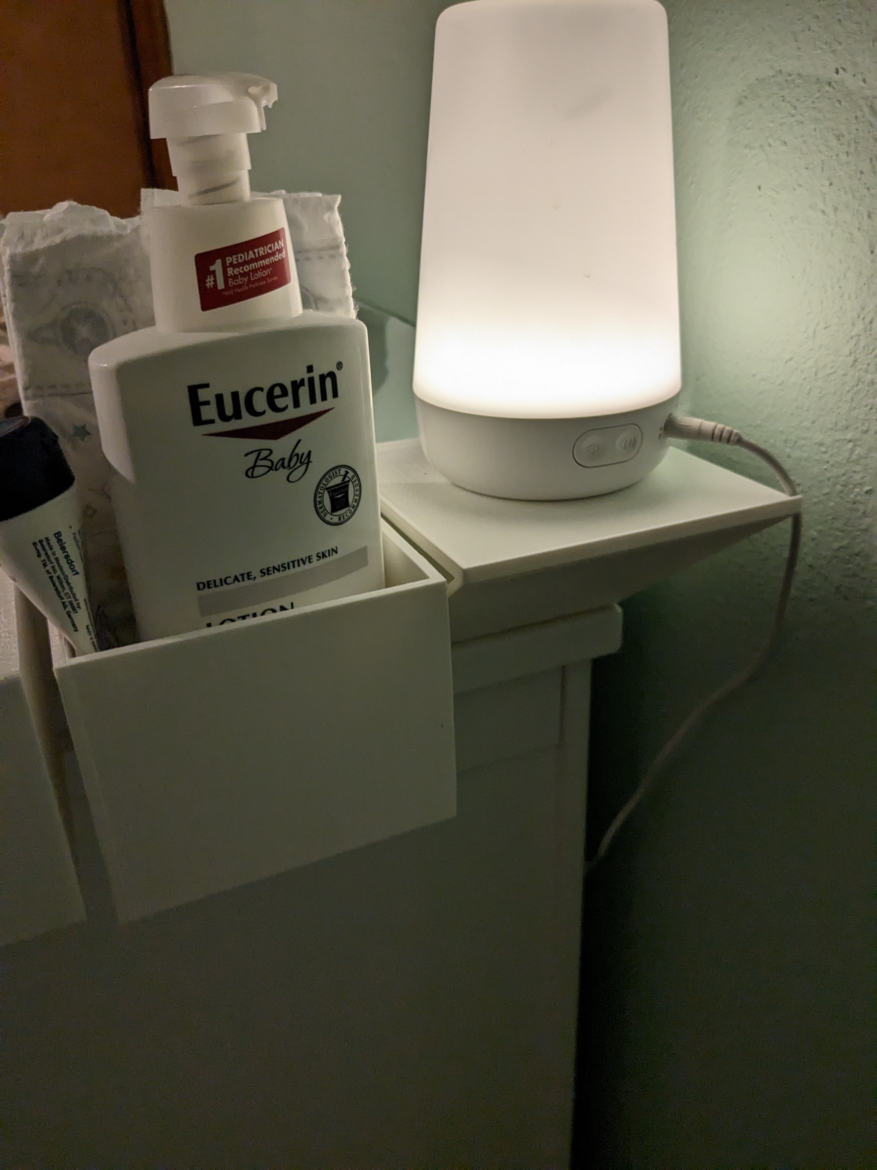 Changing table shelf and basket - photo 3