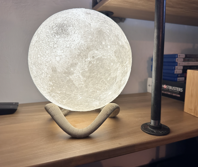 Lithophane Moon Lamp with Wavy Stand