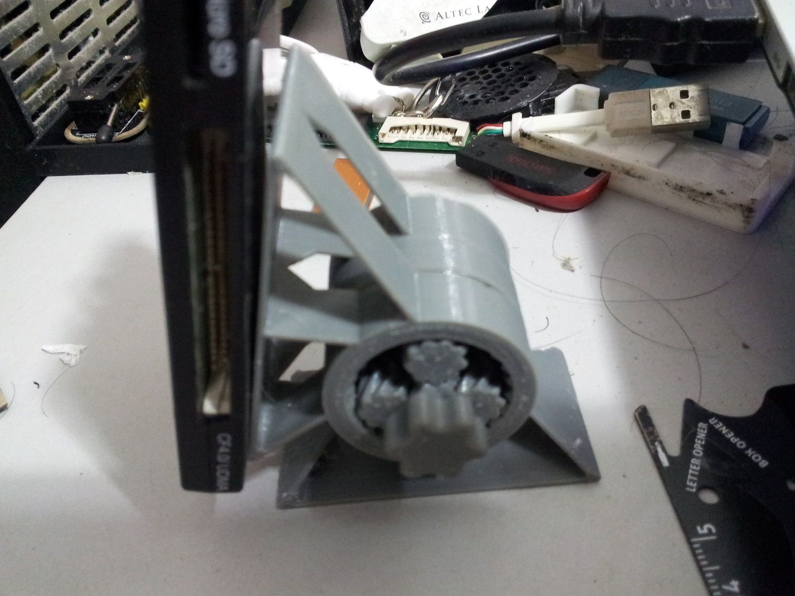 Planetary Phone Stand - photo 3