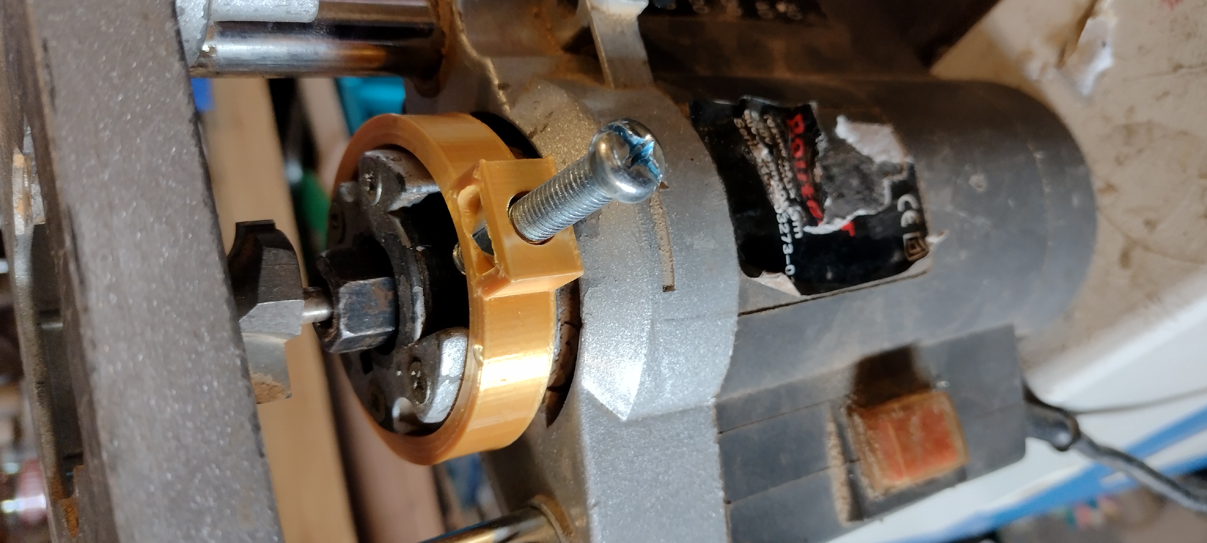 Router push button lock clamp - photo 3