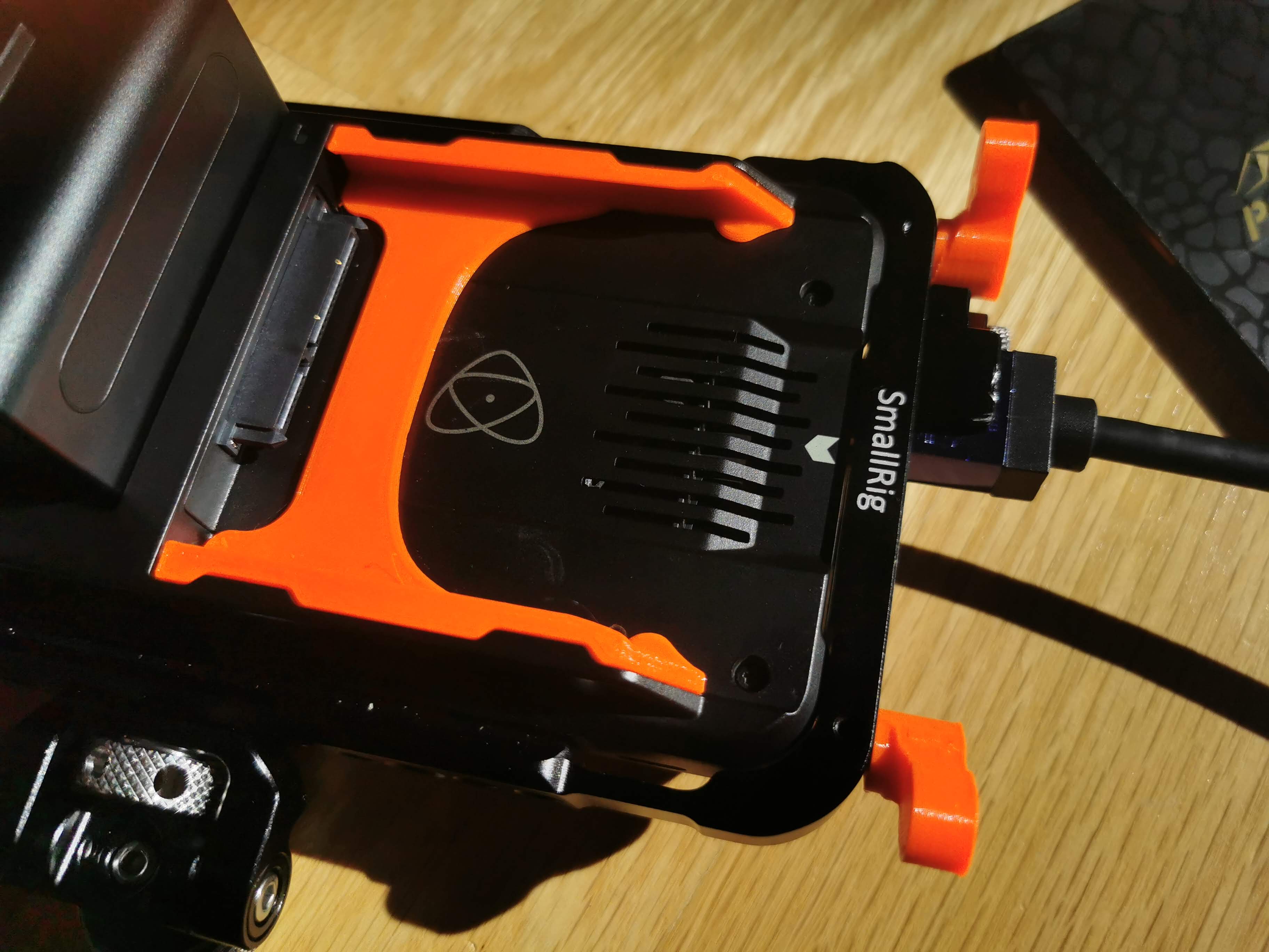 Tool less SSD adapter caddy for Atomos Ninja V (w extra clips for smallrig 2209)