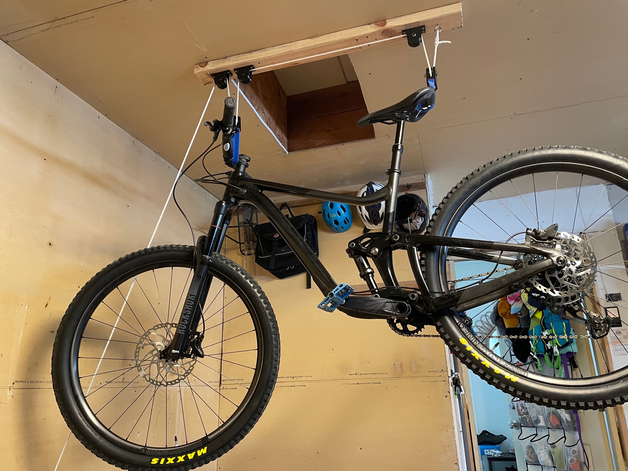 Bike Storage - pulley lift (updated)