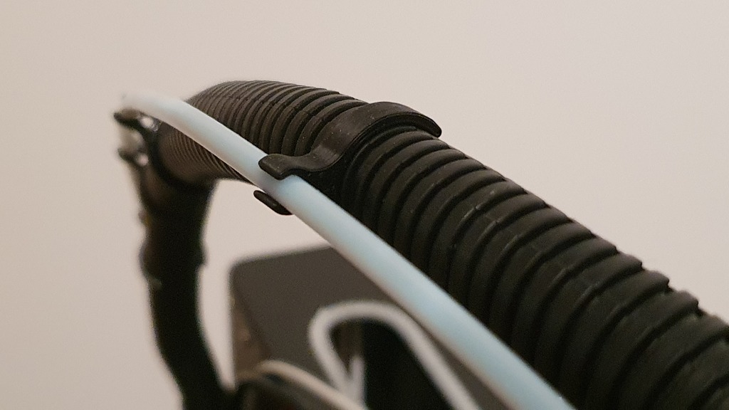 Clip Bowden Tube to Cable Harness