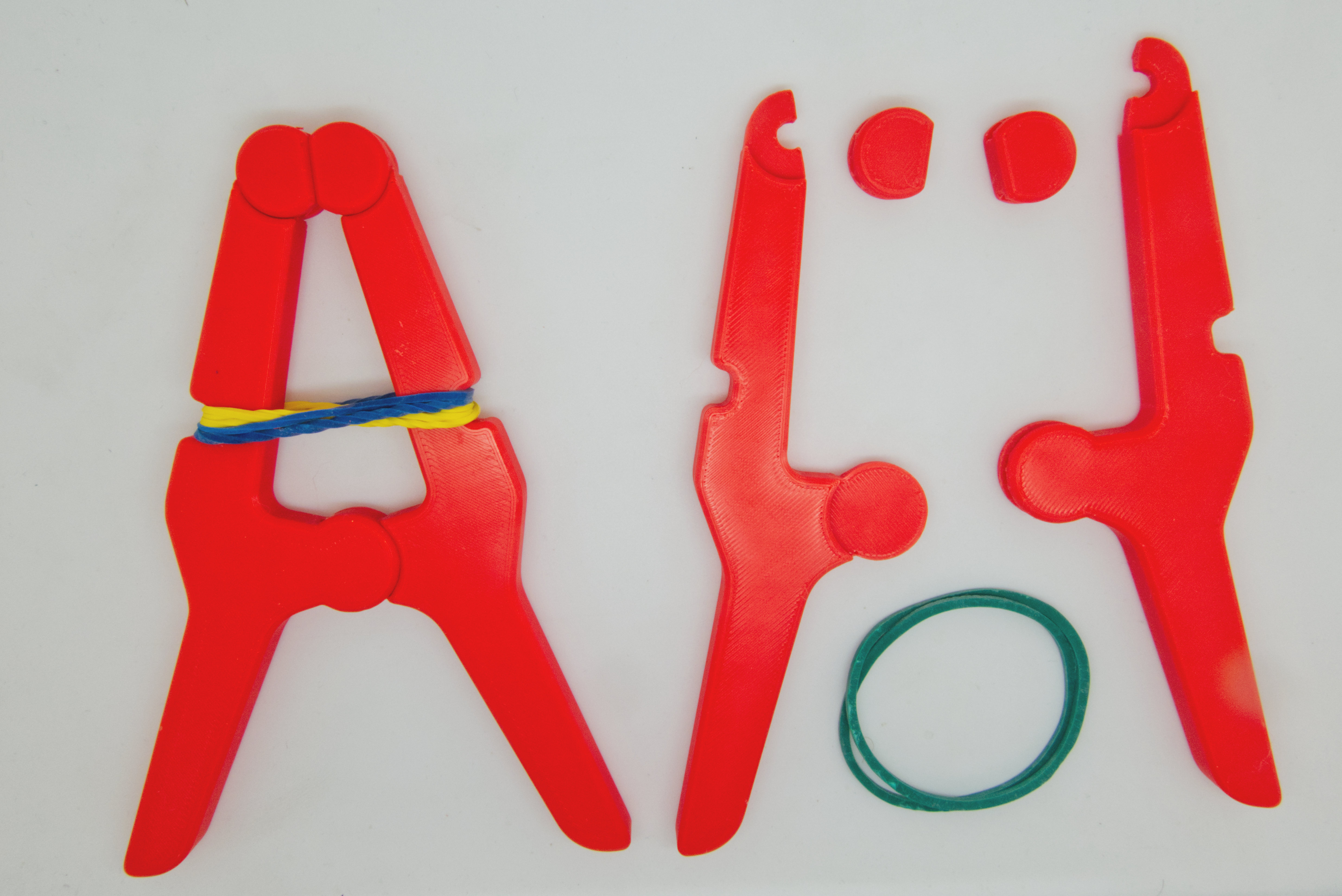 Clamp with elastic bands