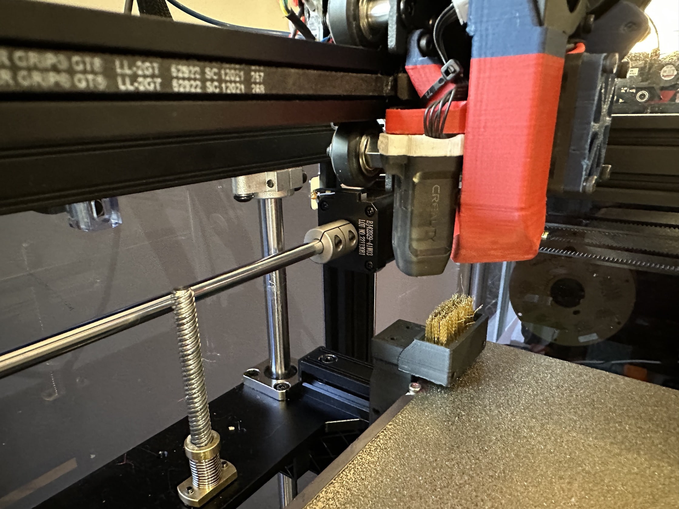 Nozzle Cleaning Brush (Ender 5 S1 / 2020 Mount) - photo 3
