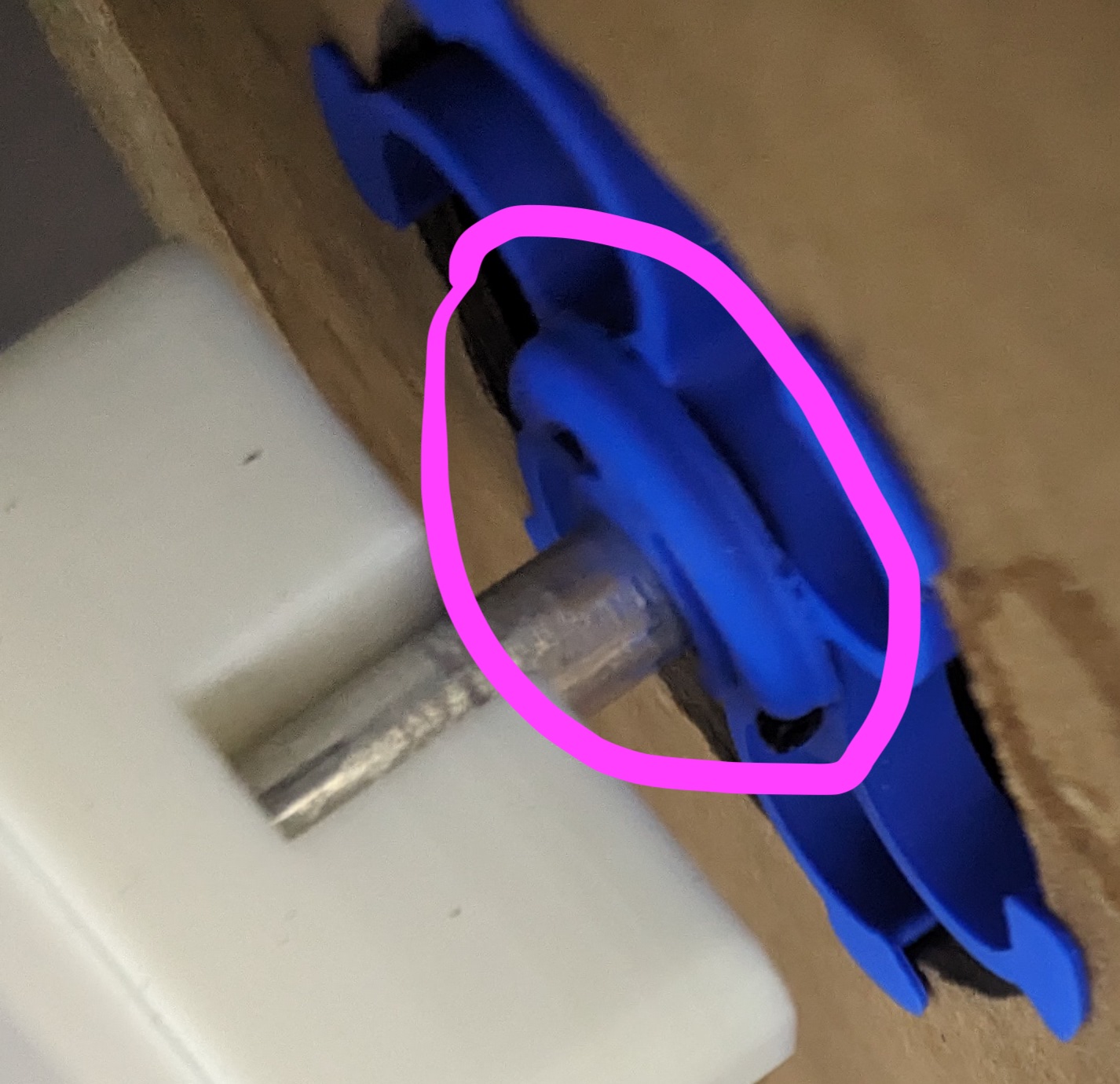 8mm Rod Positioning Clip with Friction Adjustment for Springy Spool Hubs - photo 2