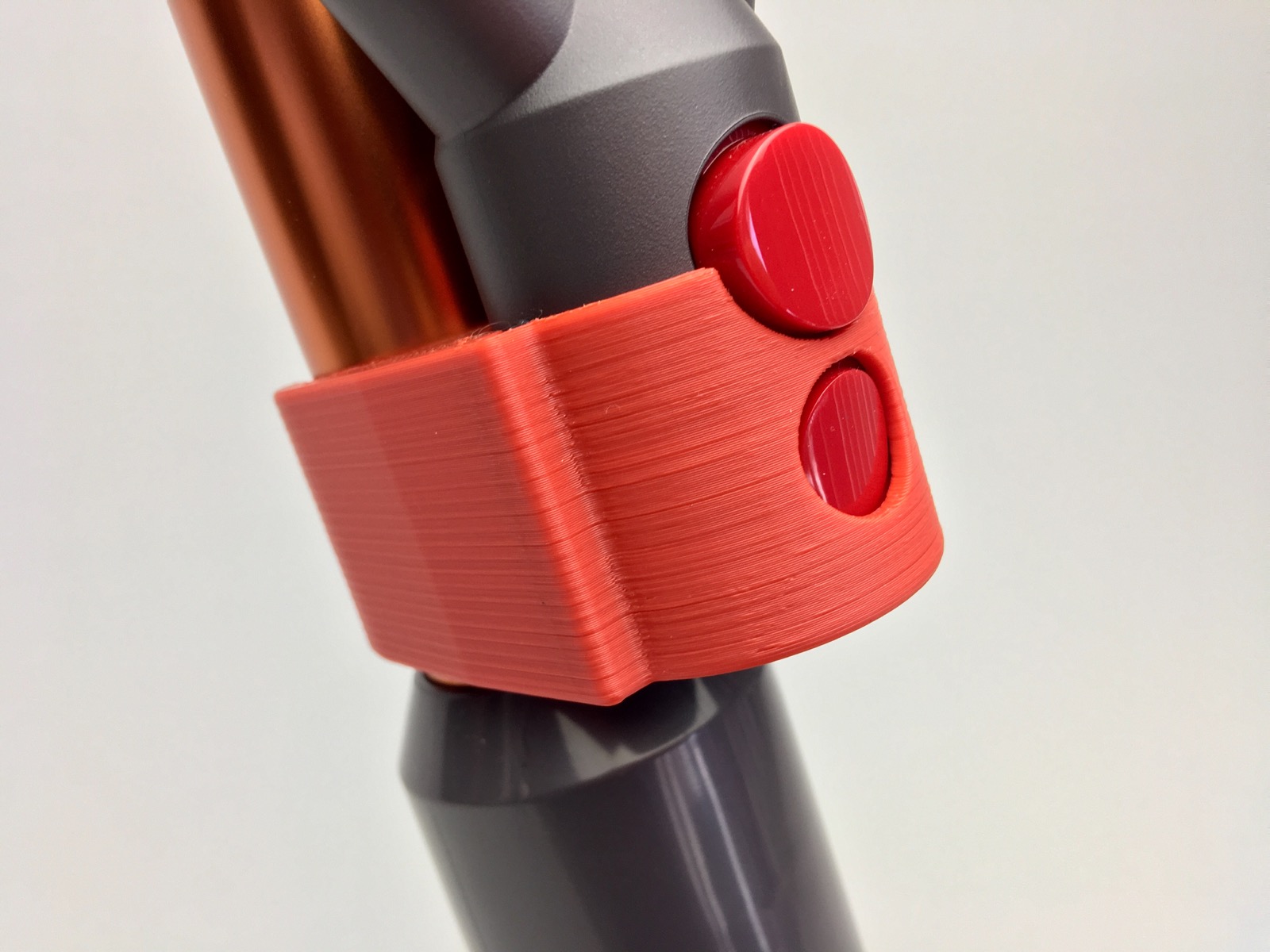 Tube mount for Dyson vacuum accessories - photo 2