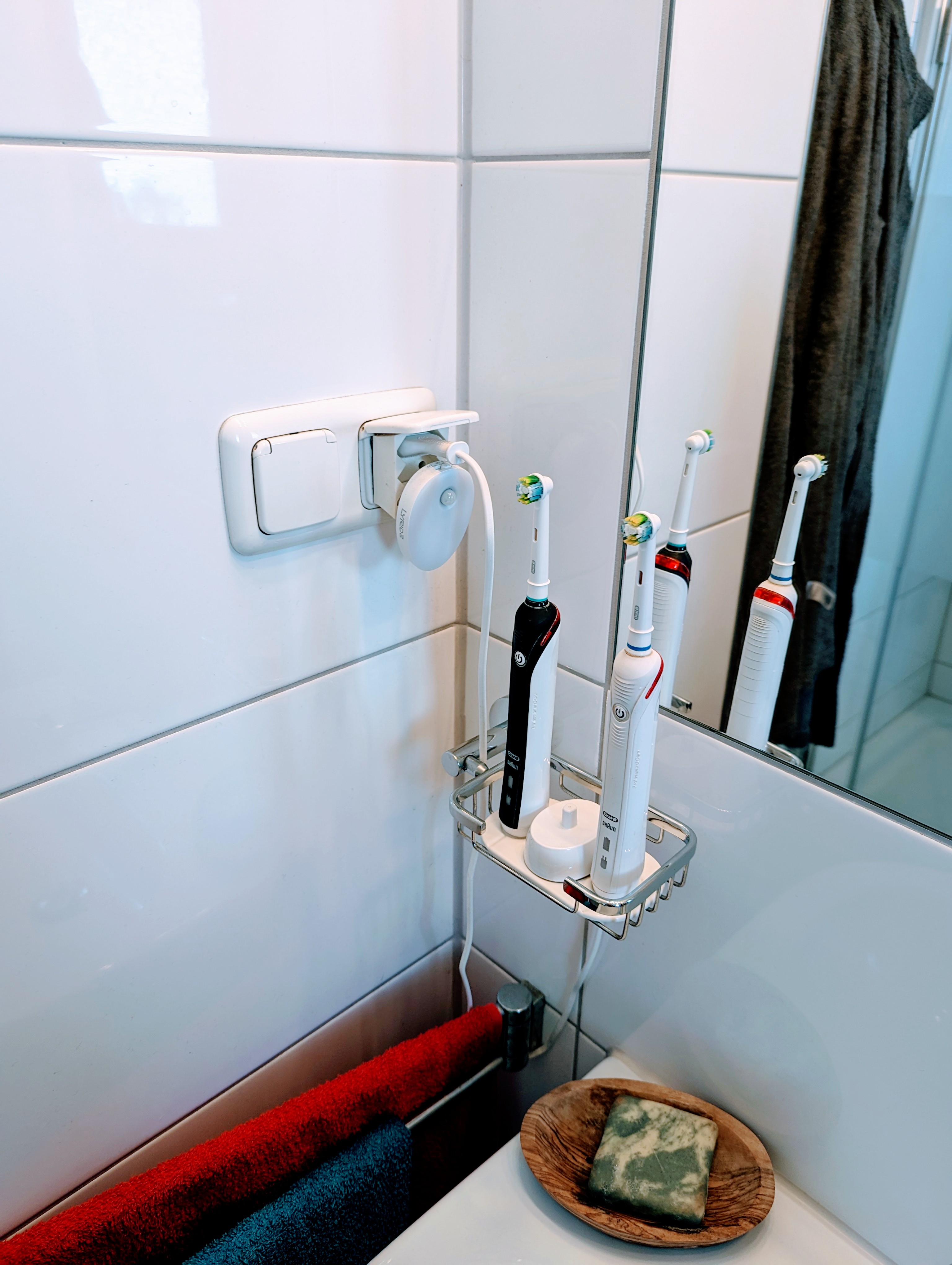 Toothbrush holder - photo 3