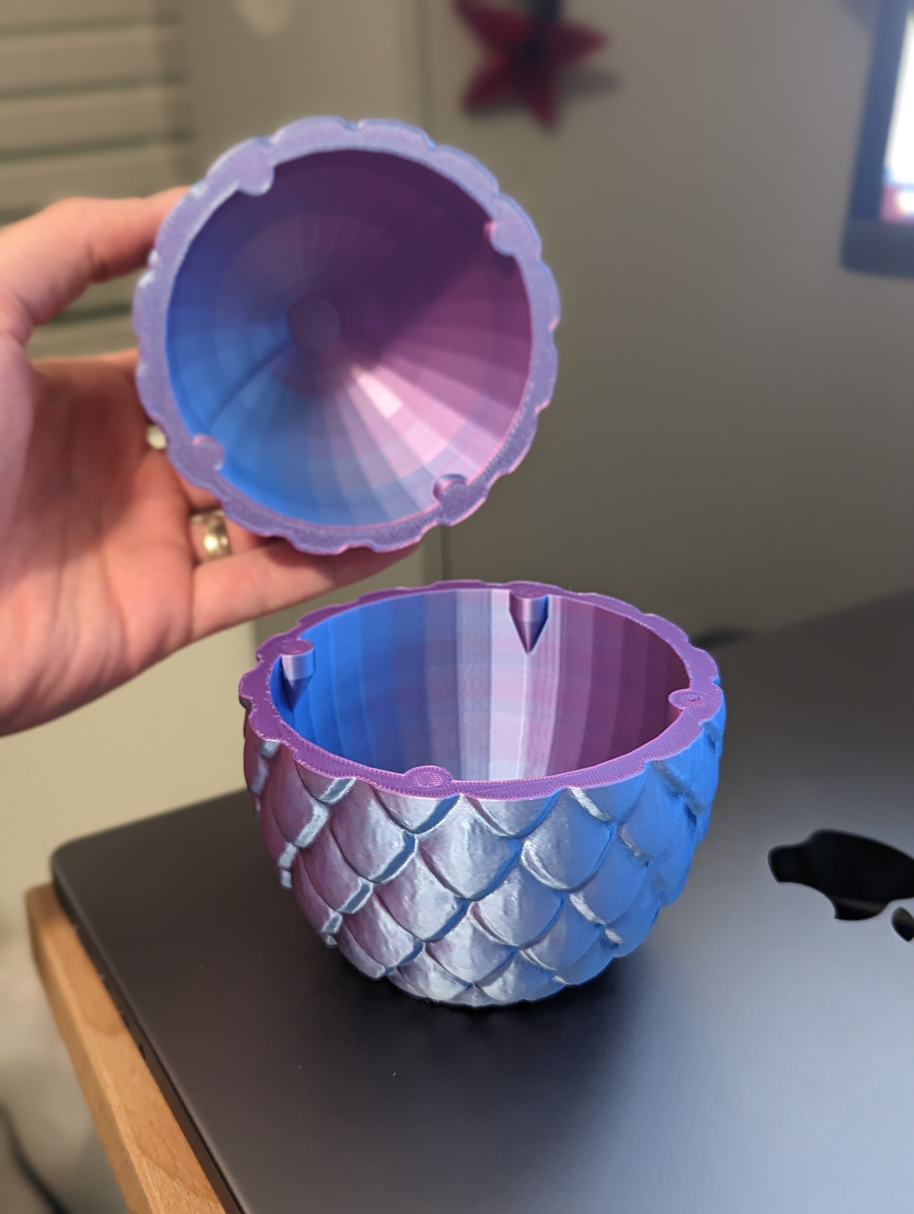 Dragon egg - hidden magnetic toy box - photo 3
