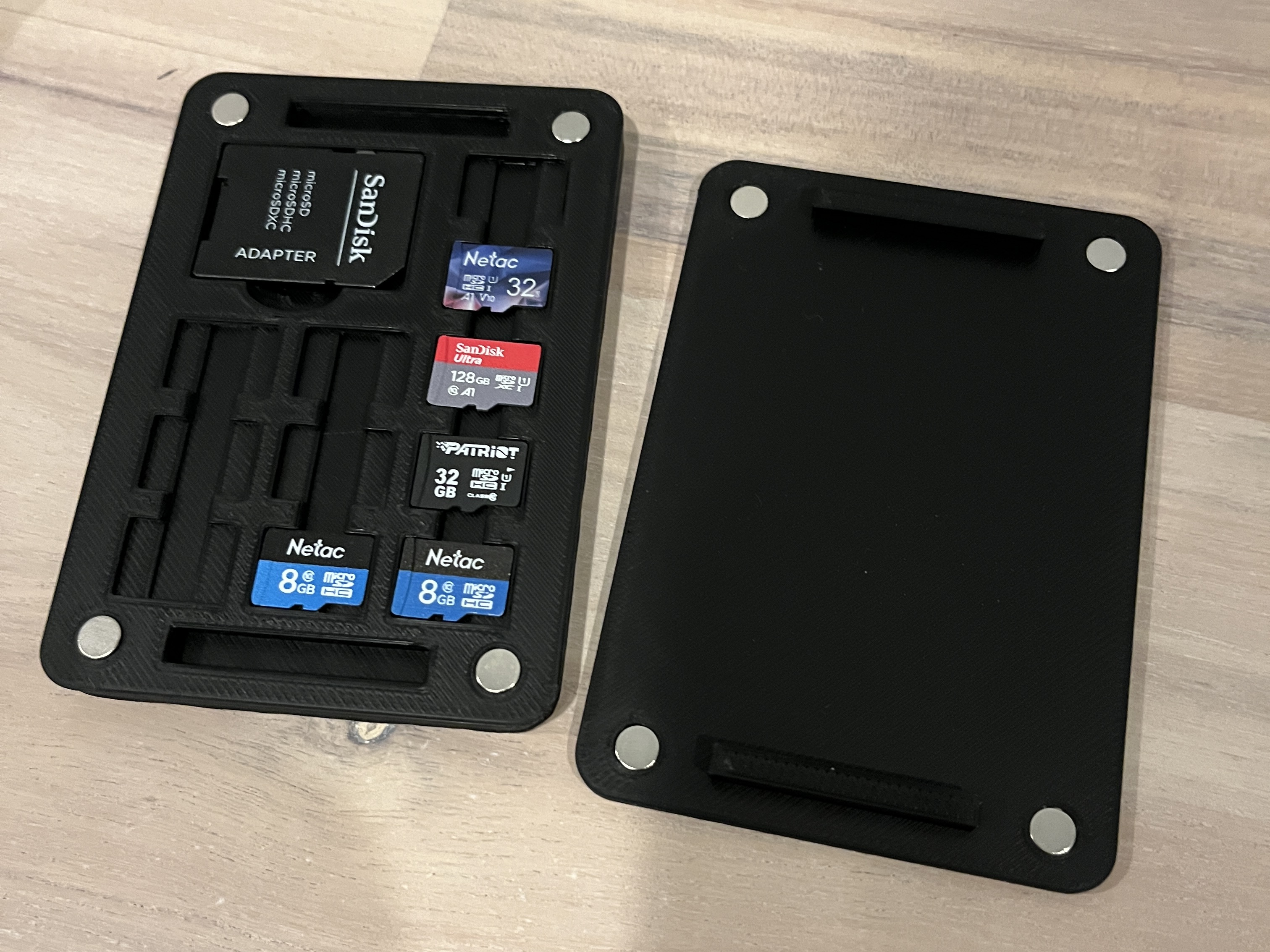 Slim Magnetic SD + Micro SD Card Case