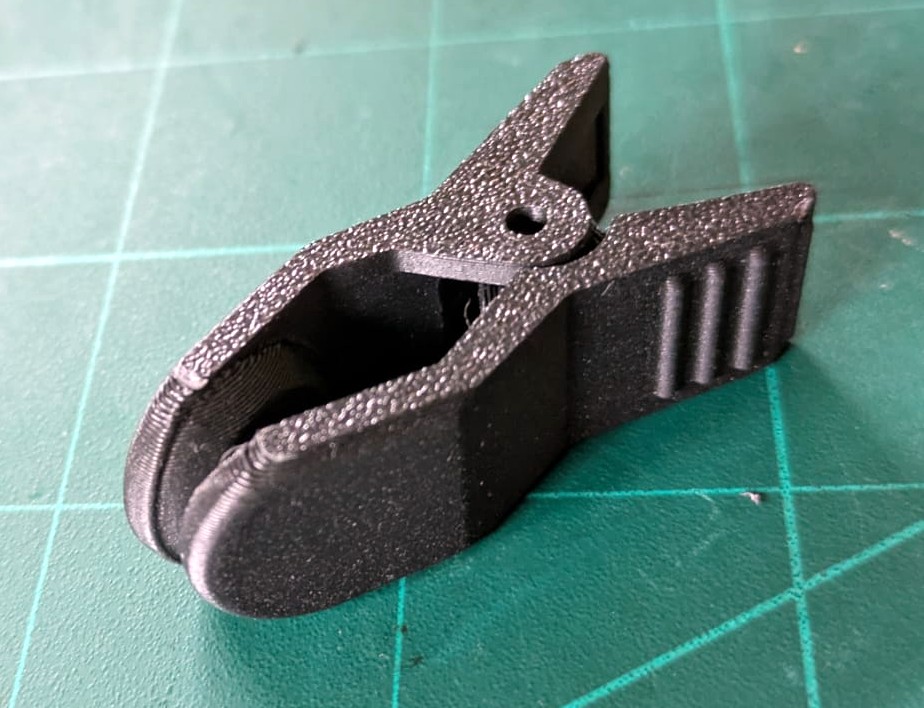 Small clamp with big opening