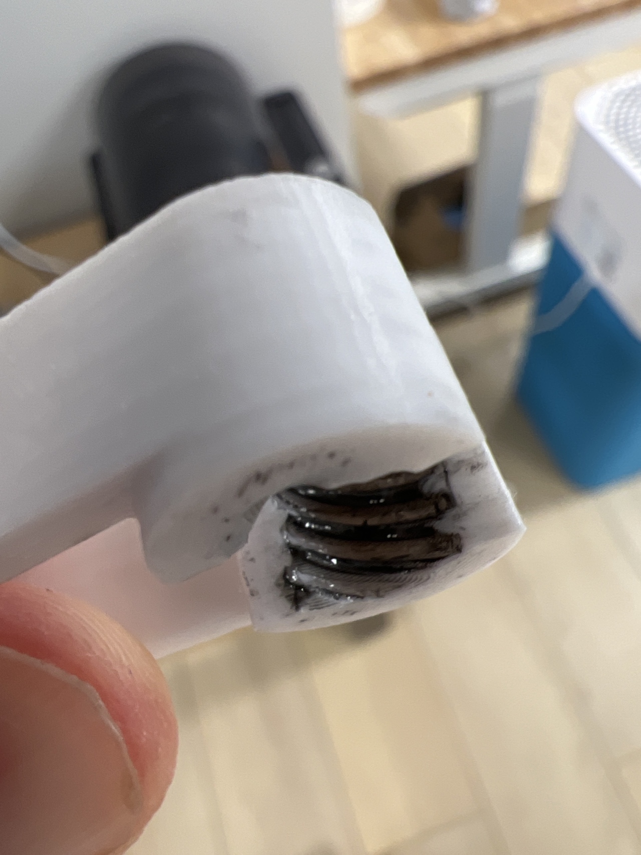 Super Screw Scrubber: A Sensational Solution for Sparkling Screws (Powered by AI) - photo 2