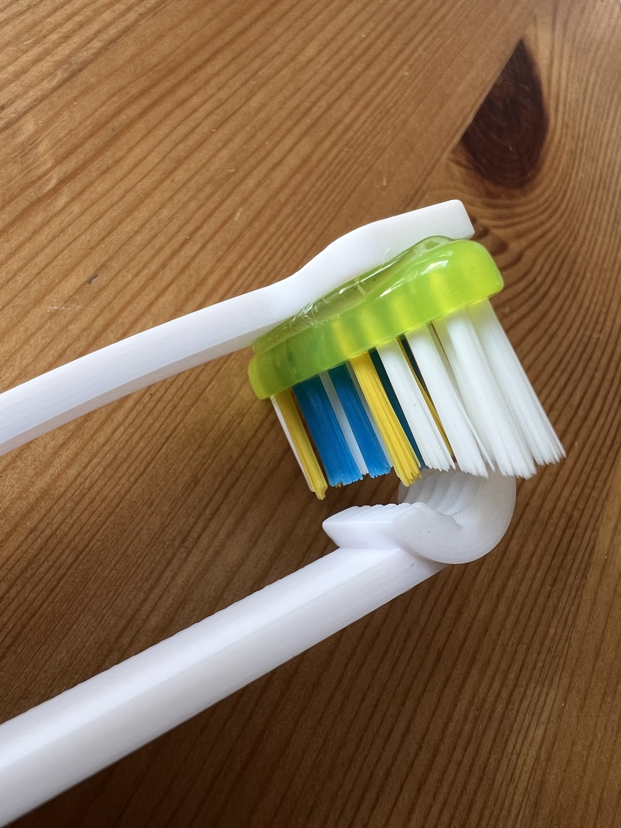 Super Screw Scrubber: A Sensational Solution for Sparkling Screws (Brushy Edition) - photo 4