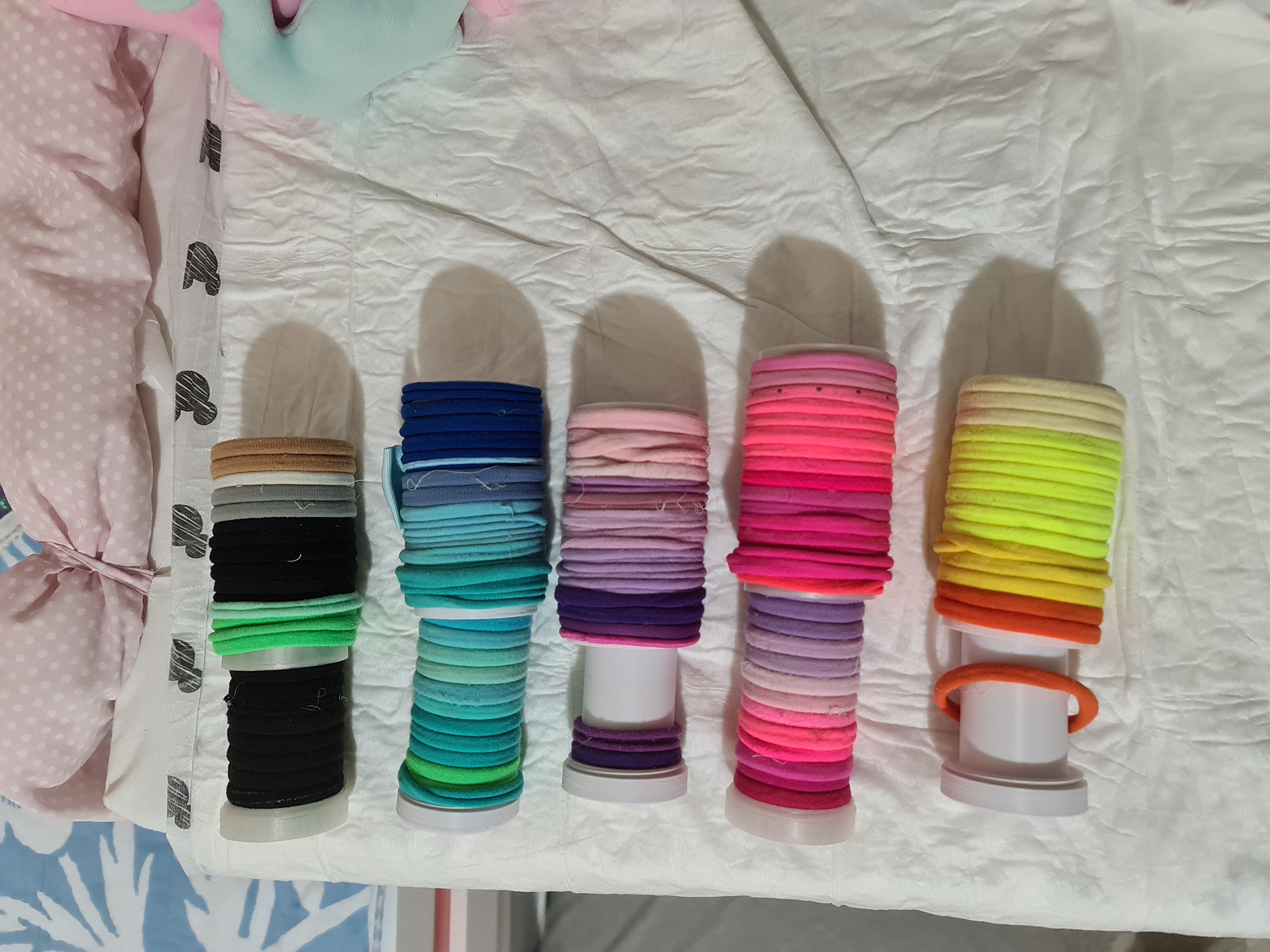 Hair ties storage container - photo 4