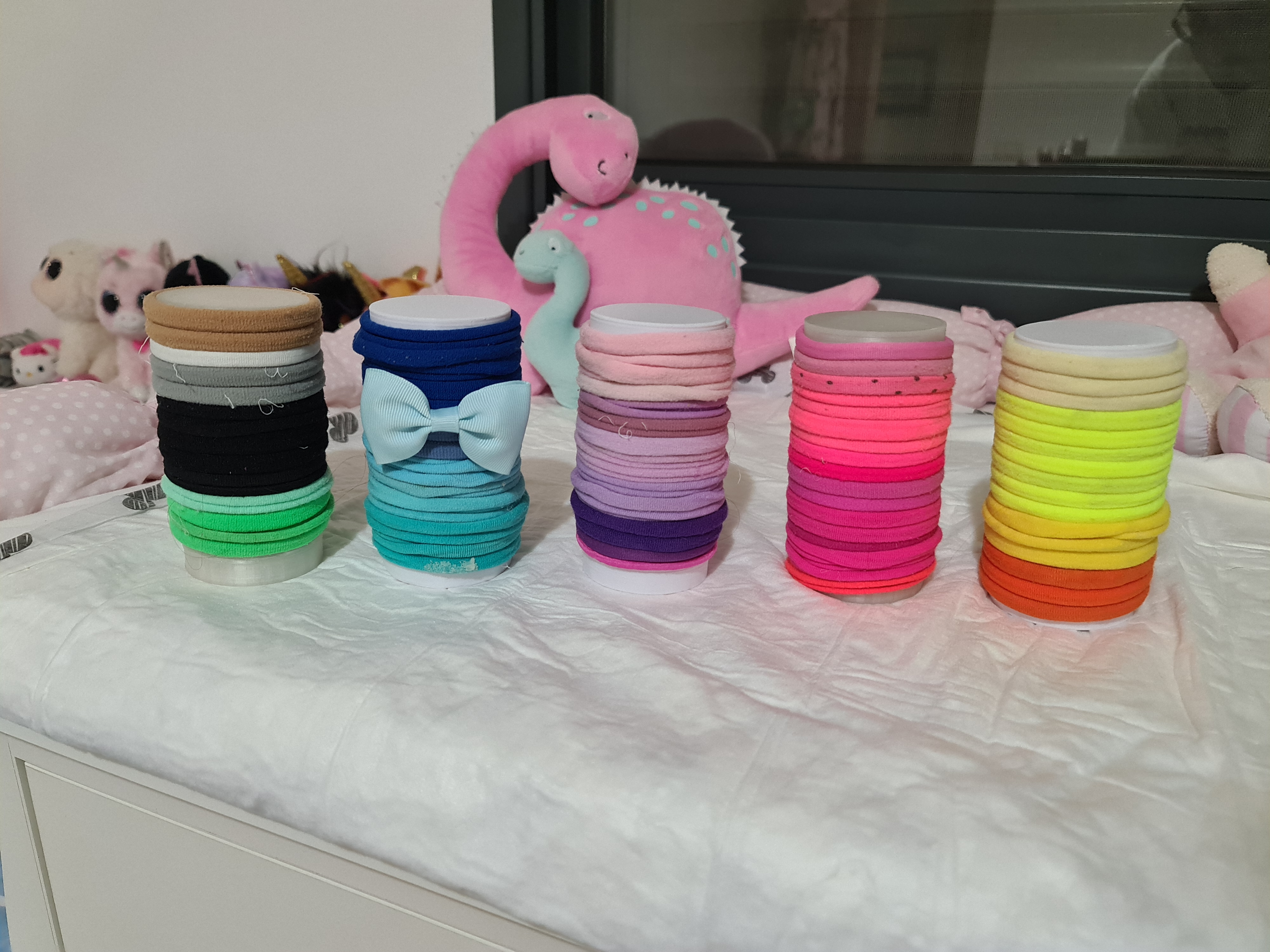 Hair ties storage container