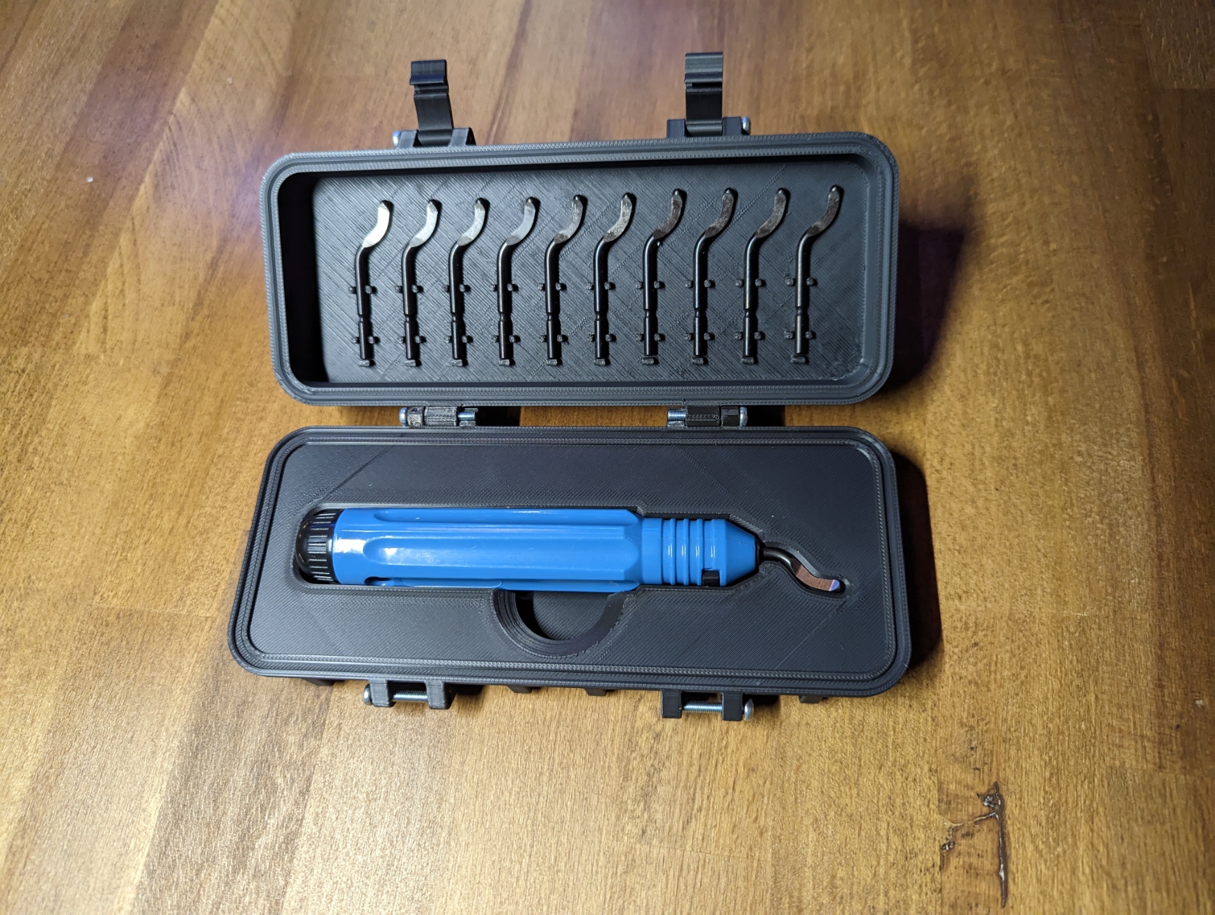 Deburring tool case with magnets - photo 2