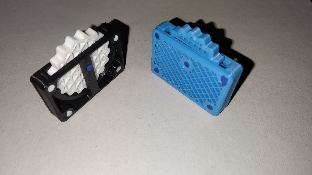 Fidget toy clicker with gear - photo 3