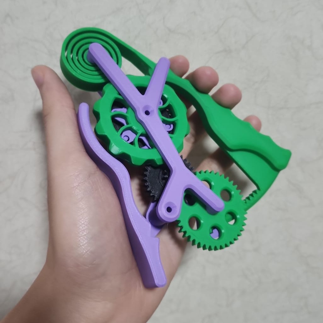 Squeeze to Spin! (geared fidget toy)