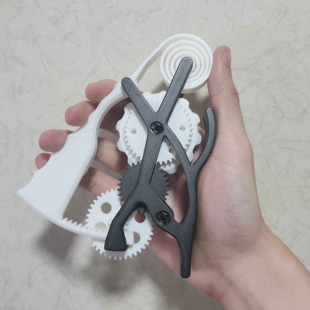 Squeeze to Spin! (geared fidget toy) - photo 3