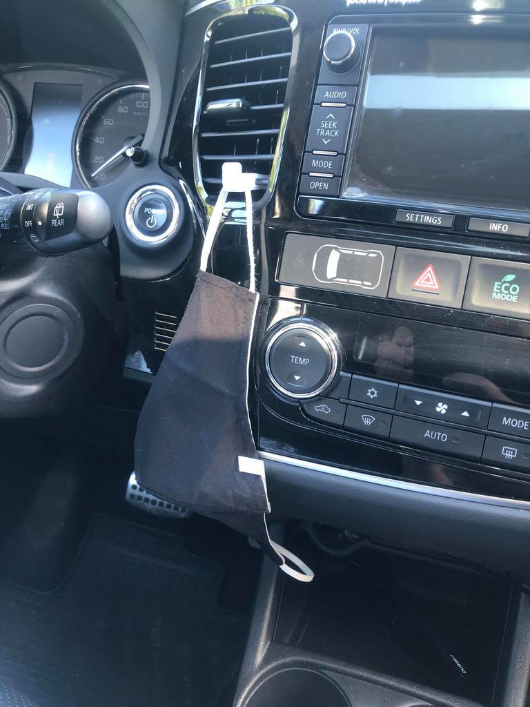 Mask Clip for Car Vent