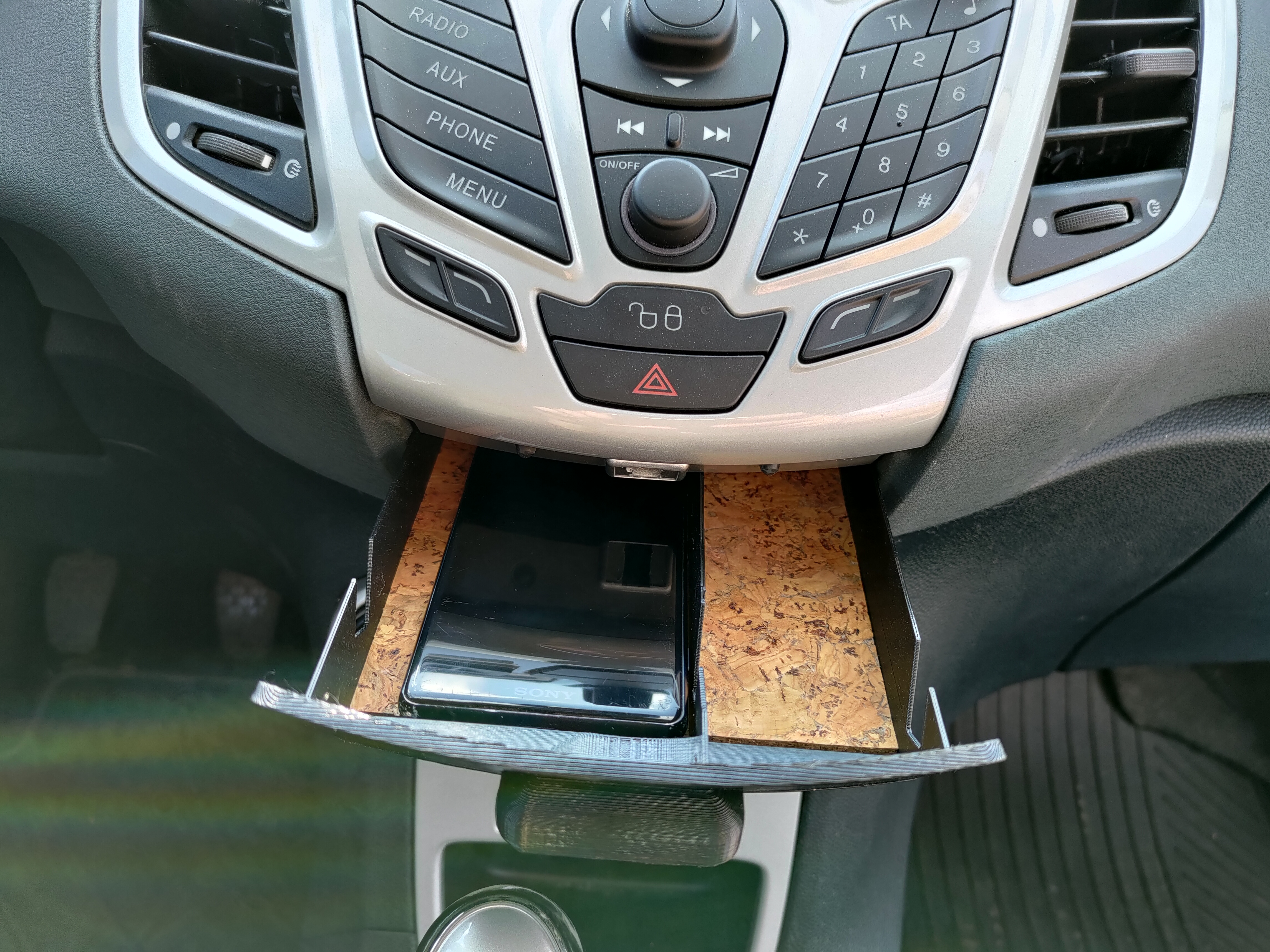 Ford Fiesta Centre Drawer with phone holder - mirrored - photo 4
