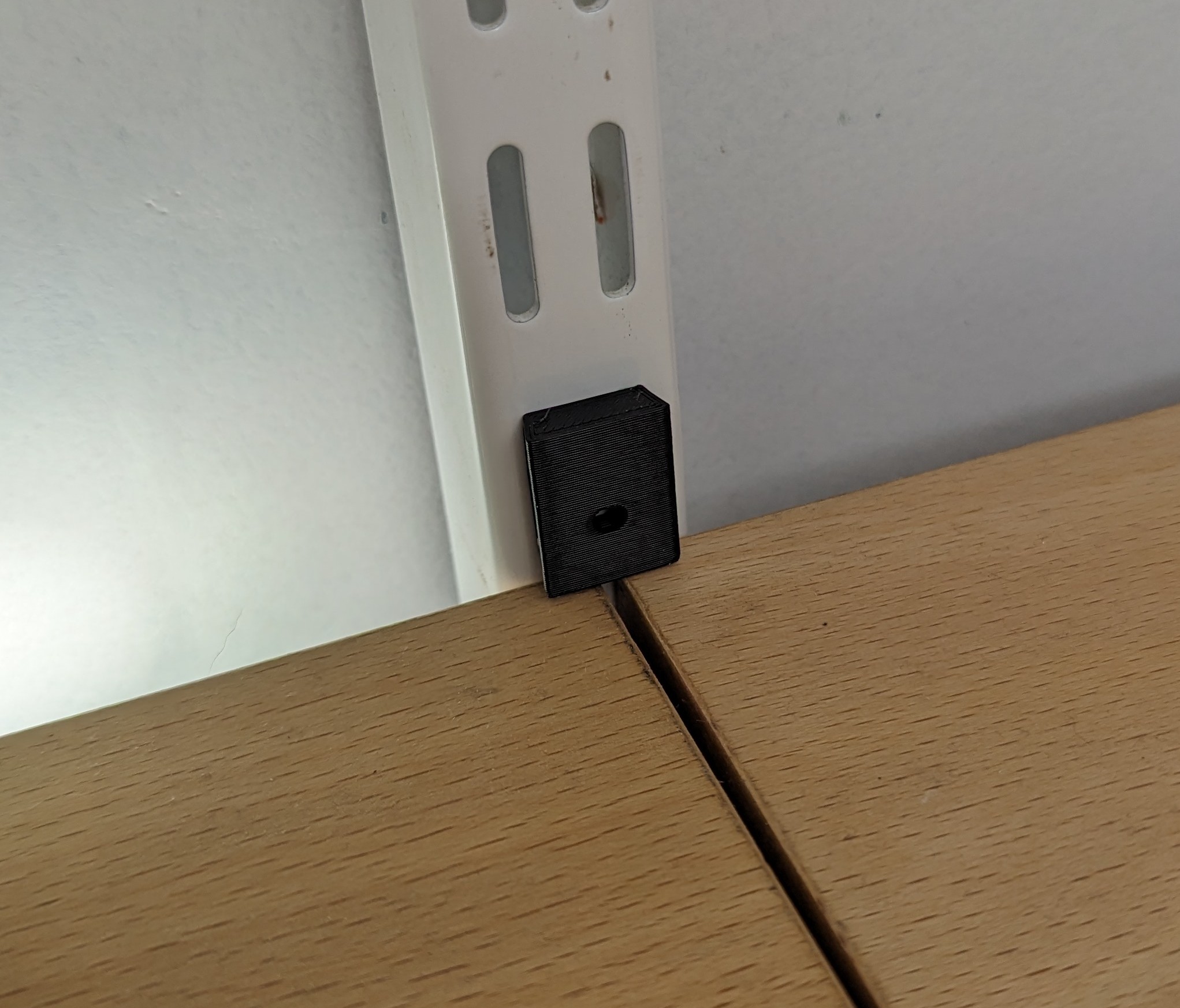 Elfa shelf lock - photo 2