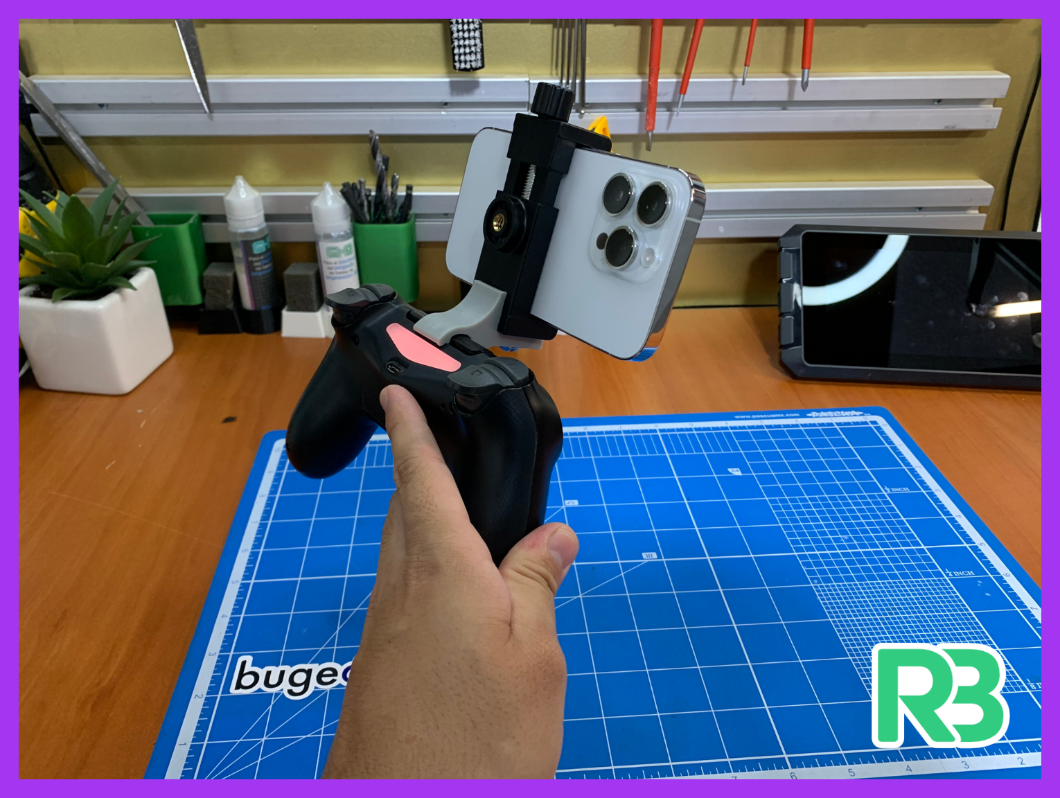 Clip porta celular adaptador para PS4 - photo 3