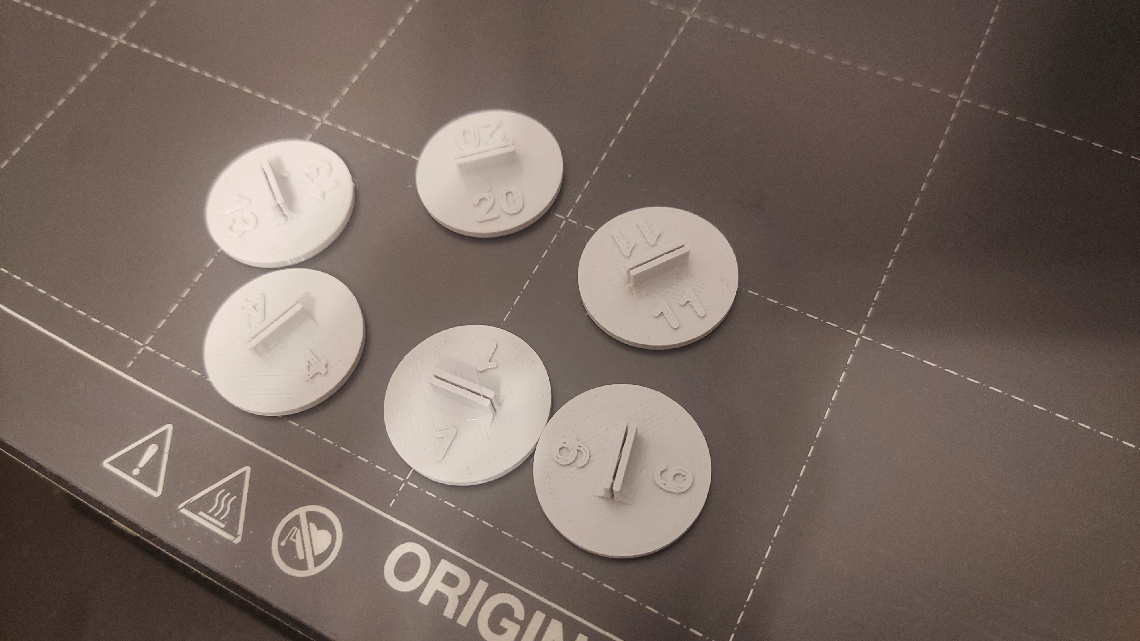 Simple 25 mm Paper Miniature Base with 1-20 numbers