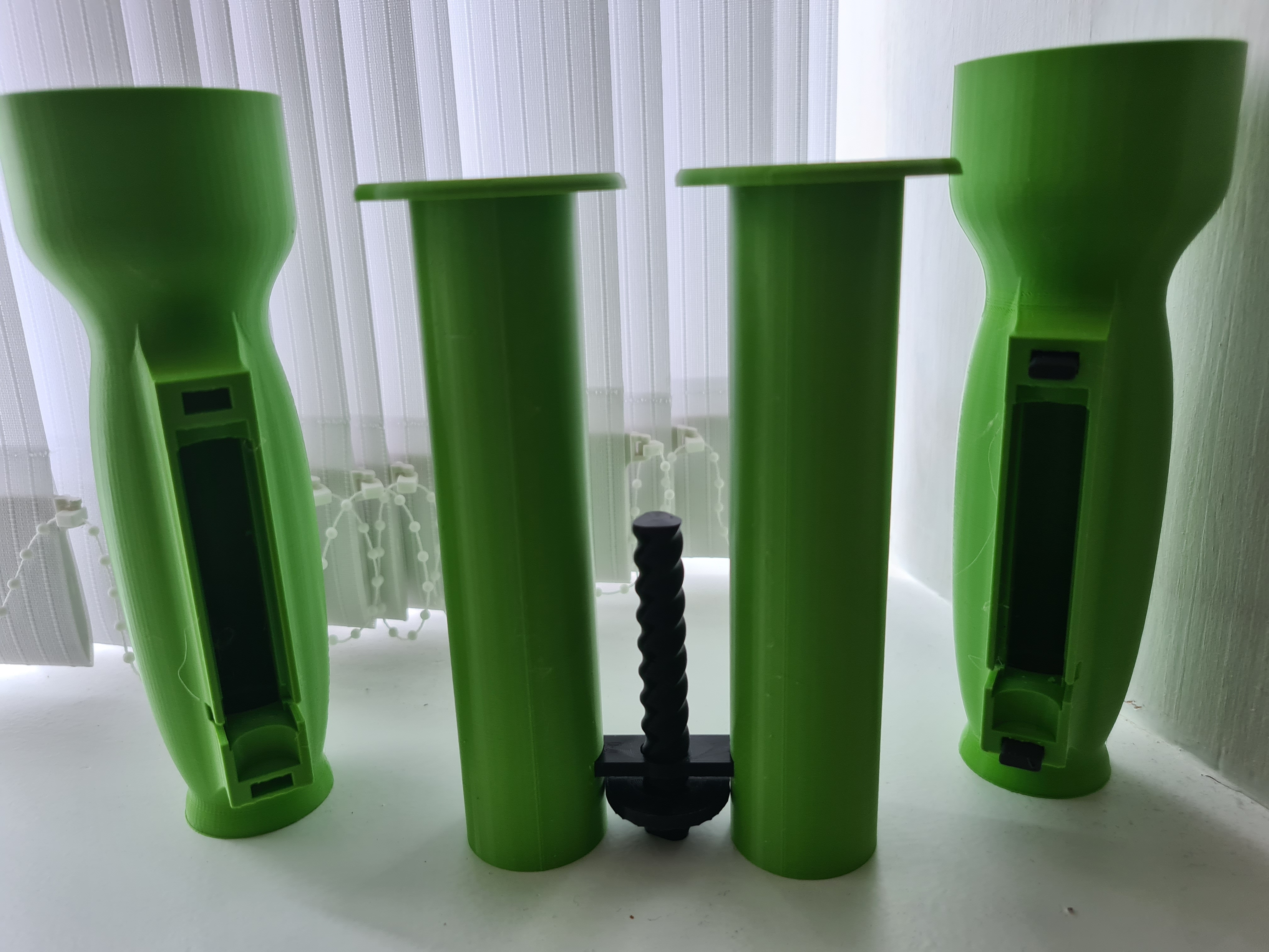 toy binoculars whit a twist - photo 2